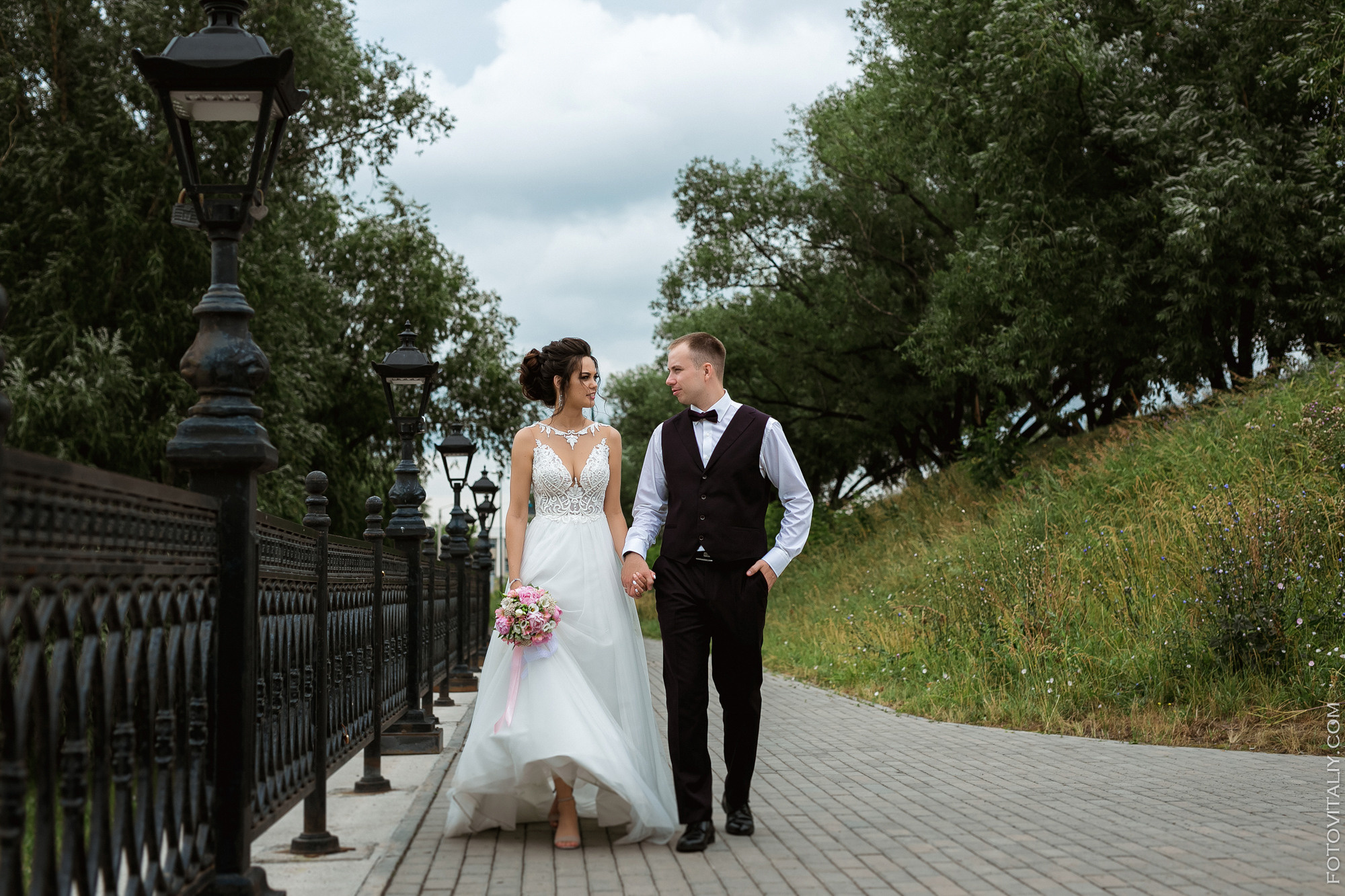 Фотограф на свадьбу в Барнауле. Свадебный репортажный и фуд фотограф в Барнауле Гайфулин Виталий