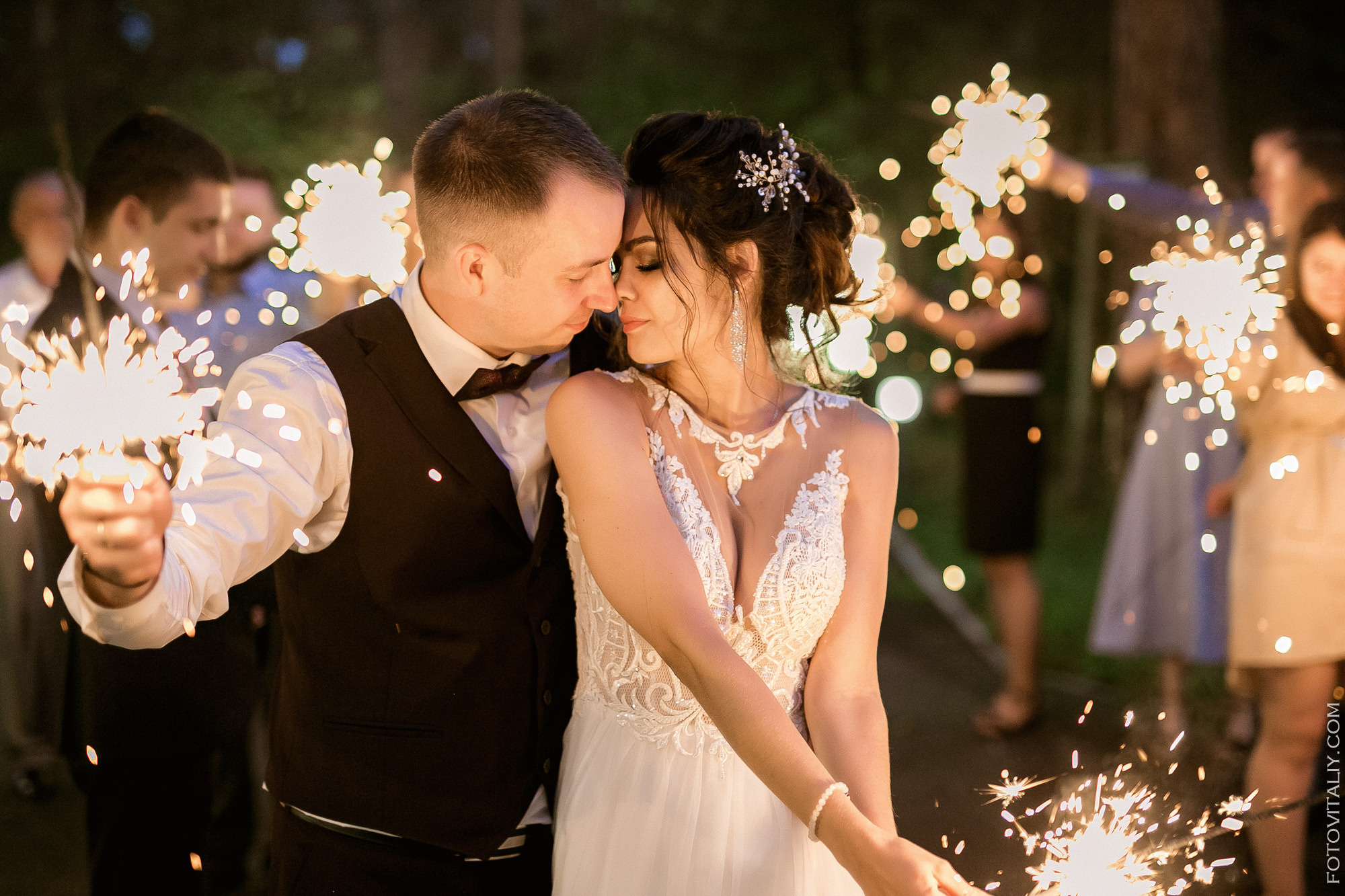 Фотограф на свадьбу в Барнауле. Свадебный репортажный и фуд фотограф в Барнауле Гайфулин Виталий