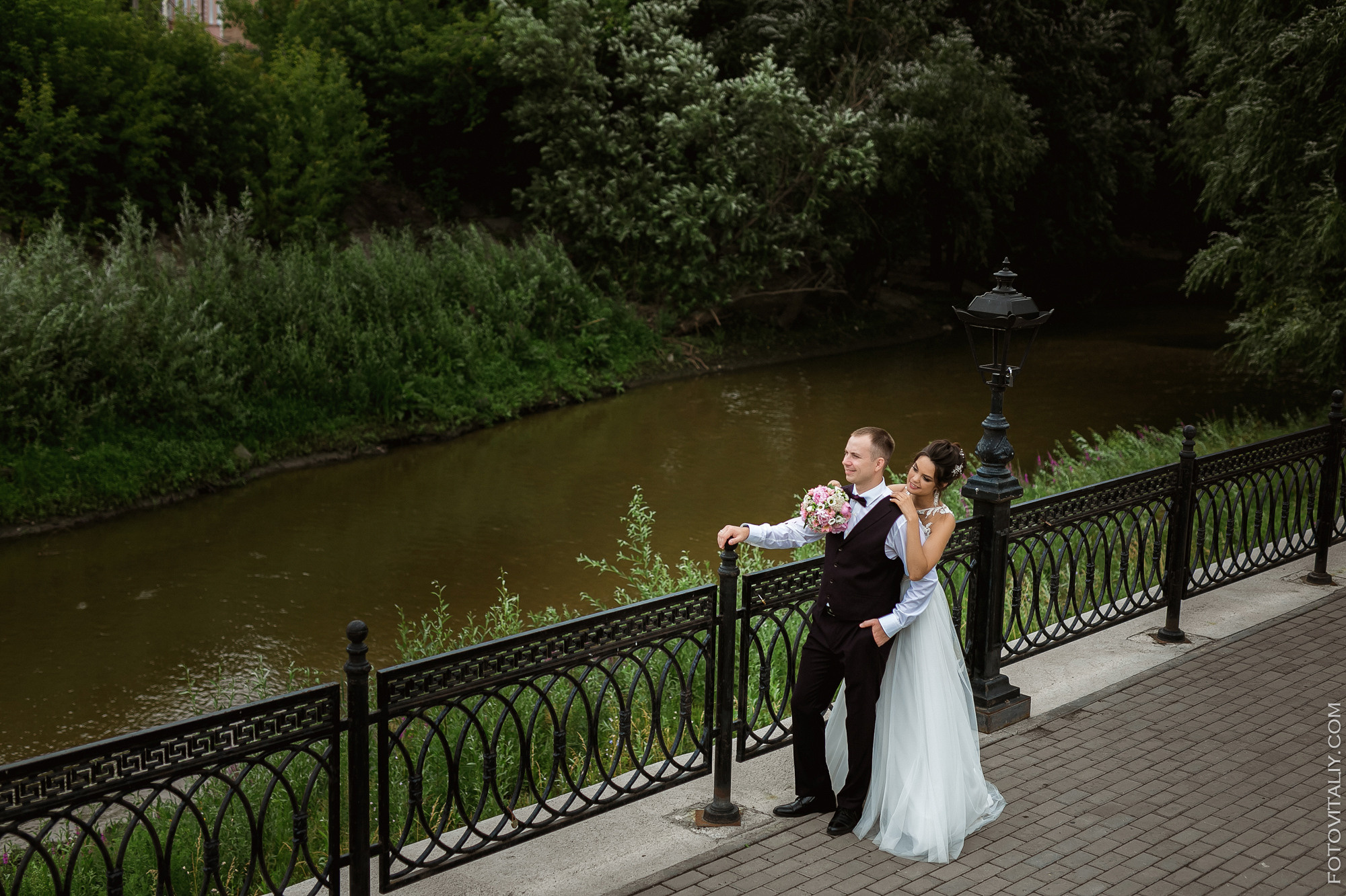 Фотограф на свадьбу в Барнауле. Свадебный репортажный и фуд фотограф в Барнауле Гайфулин Виталий