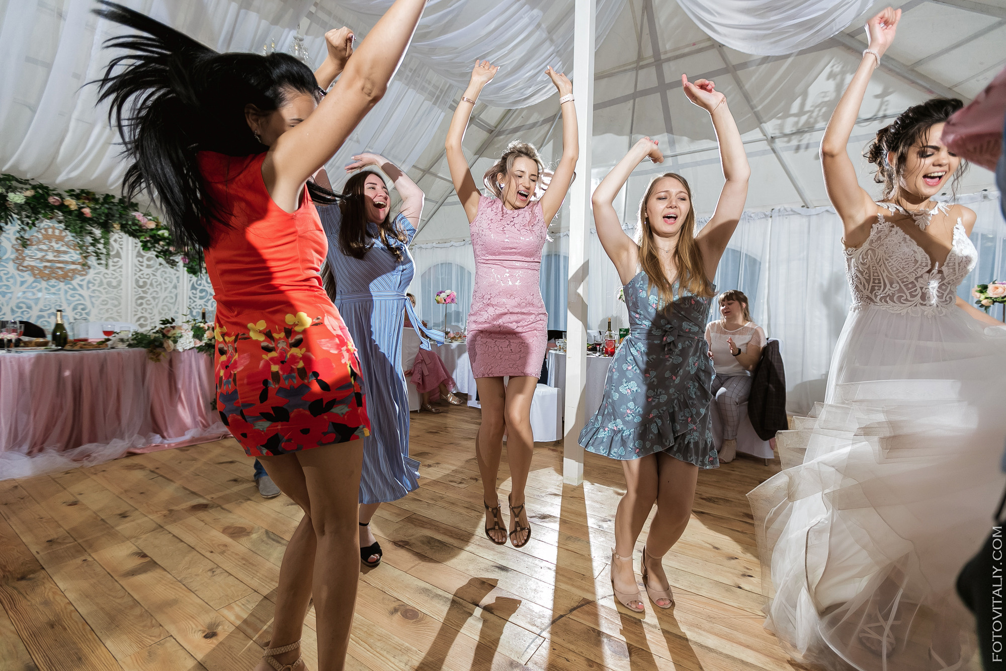 Фотограф на свадьбу в Барнауле. Свадебный репортажный и фуд фотограф в Барнауле Гайфулин Виталий