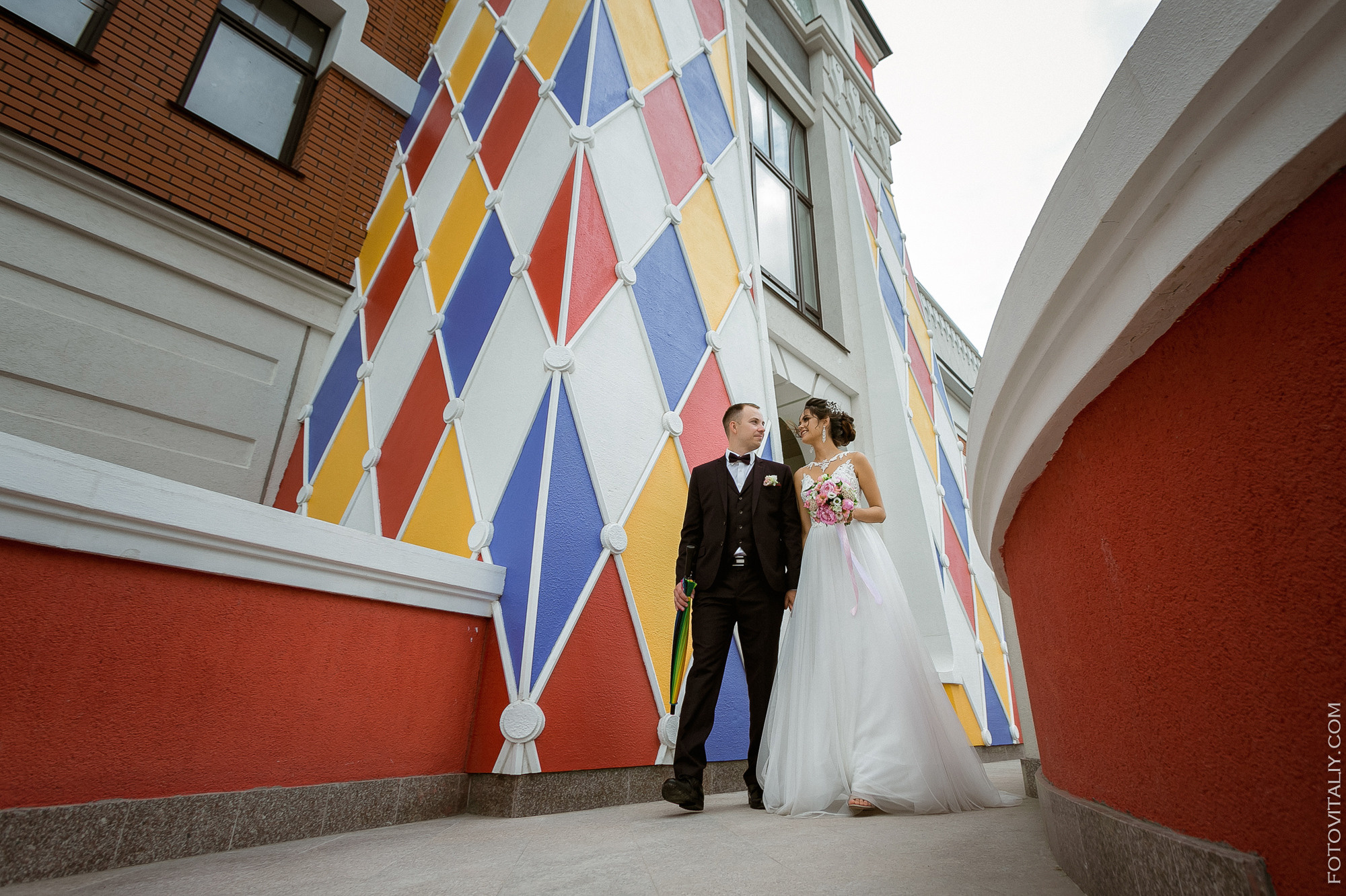 Фотограф на свадьбу в Барнауле. Свадебный репортажный и фуд фотограф в Барнауле Гайфулин Виталий