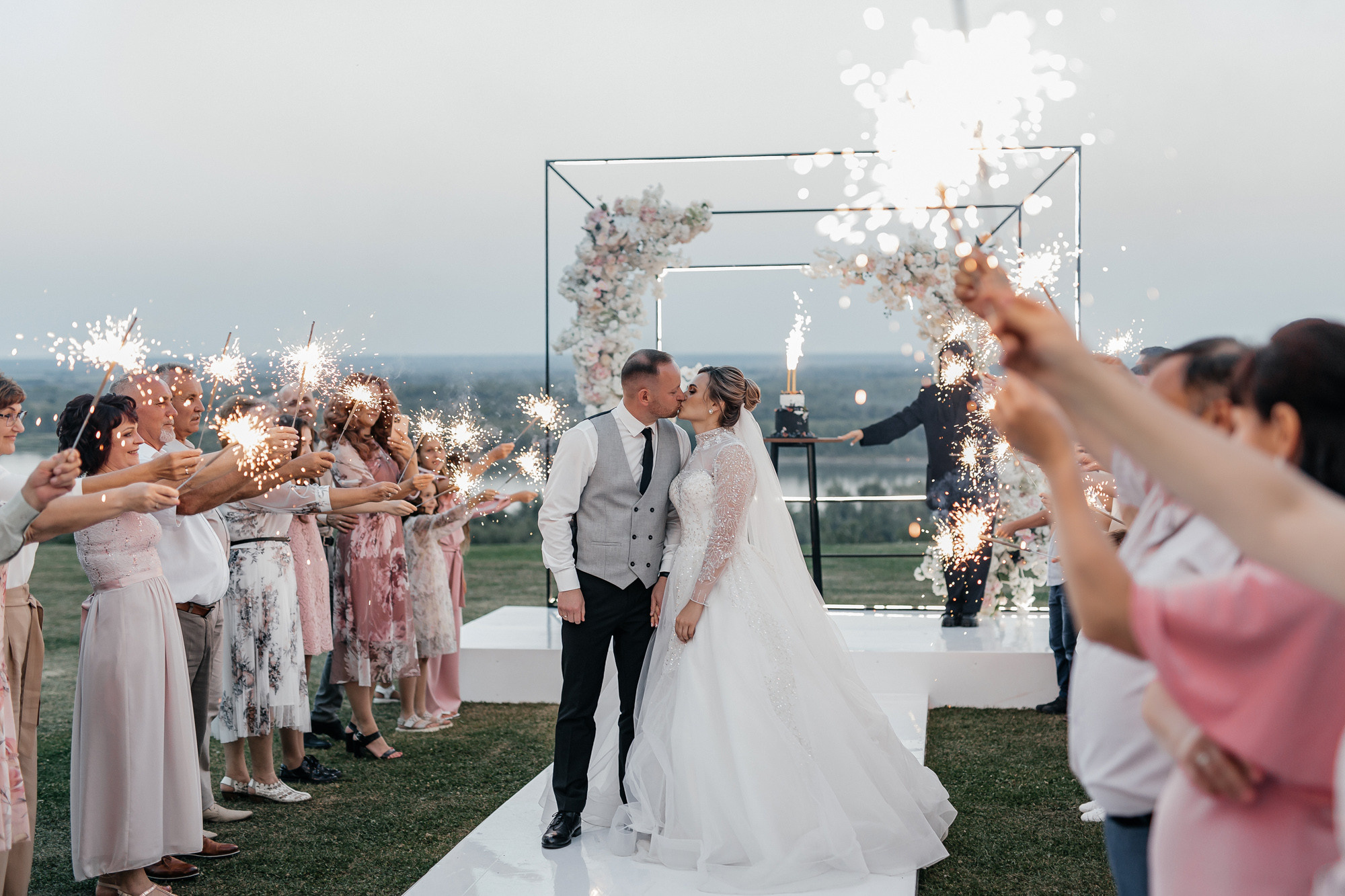 Свадебный фотограф в Барнауле. Свадебный репортажный и фуд фотограф в Барнауле Гайфулин Виталий