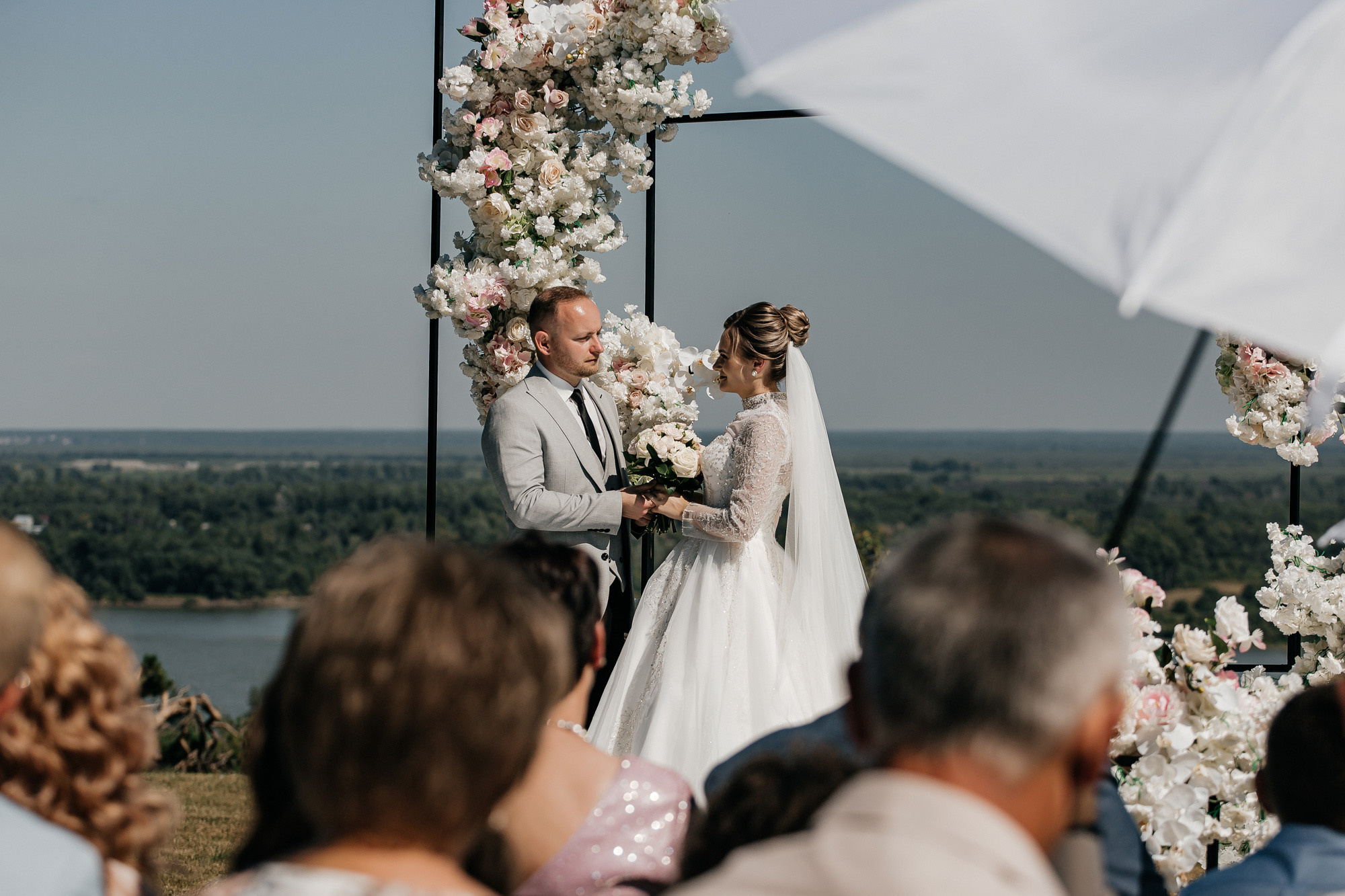Свадебный фотограф в Барнауле. Свадебный репортажный и фуд фотограф в Барнауле Гайфулин Виталий
