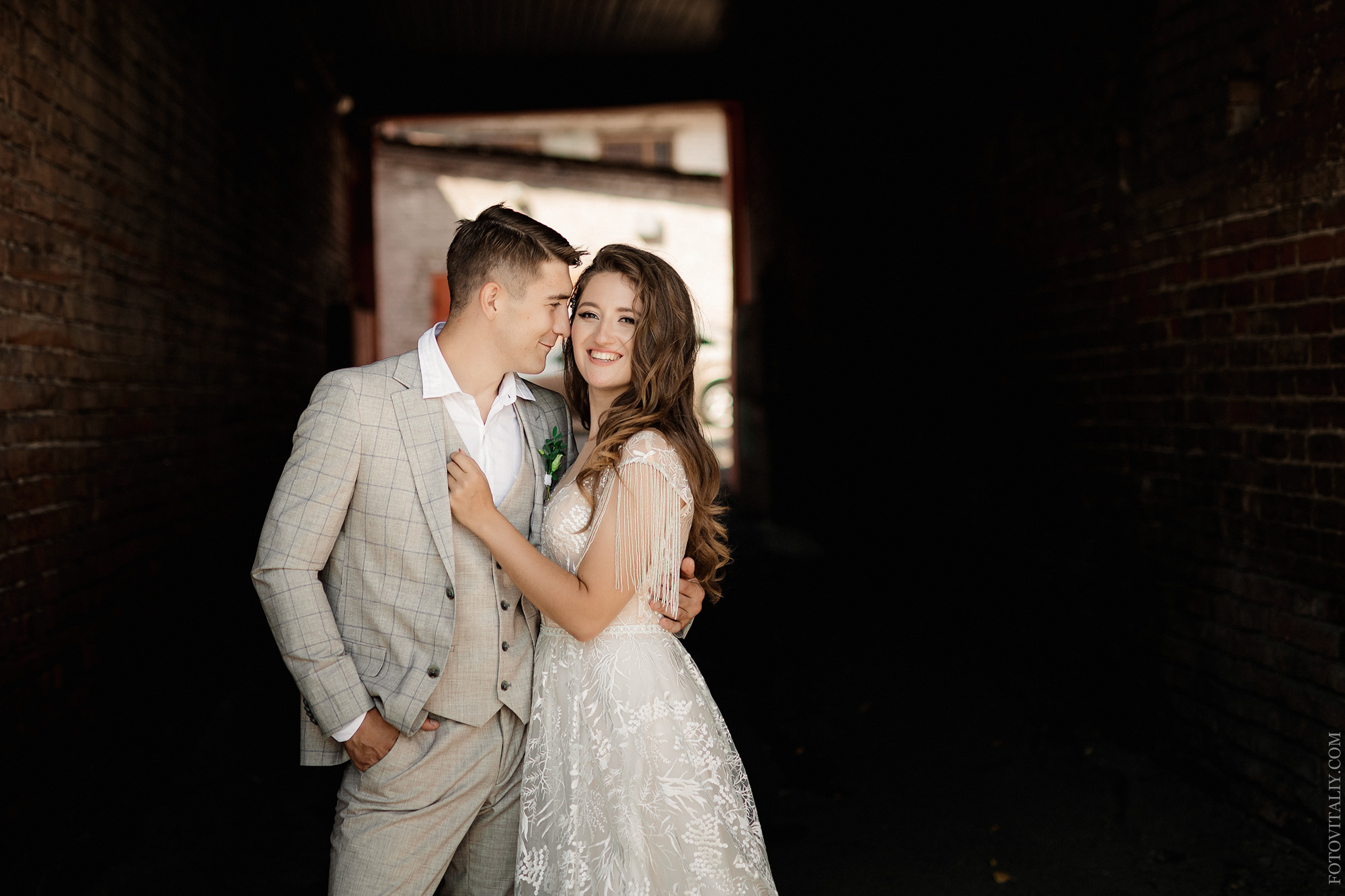 Свадебный фотограф. Свадебный репортажный и фуд фотограф в Барнауле Гайфулин Виталий