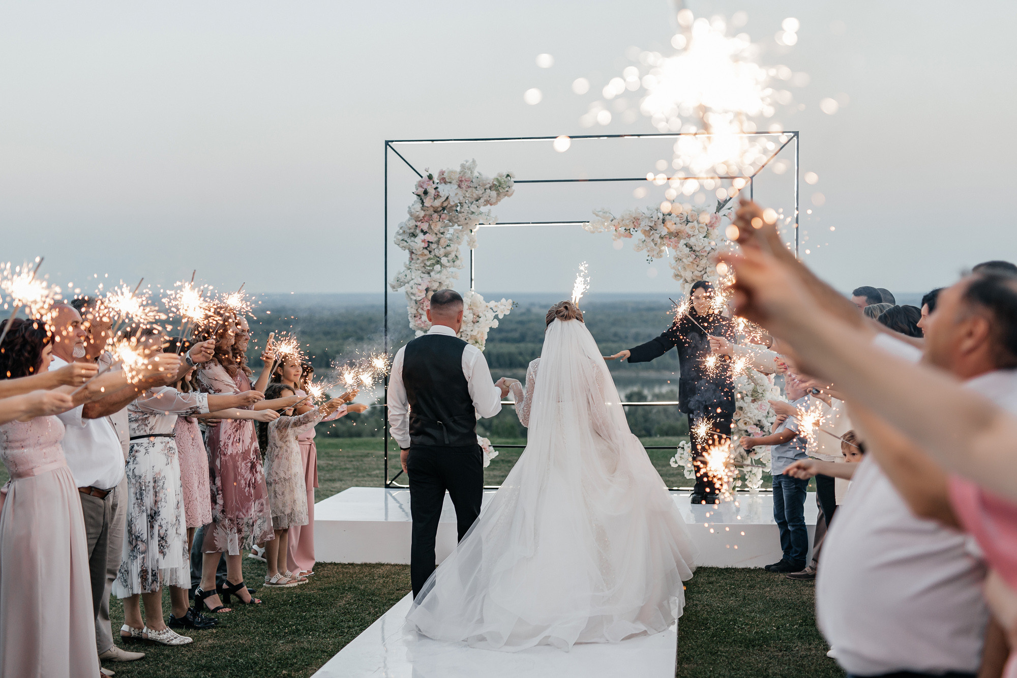 Свадебный фотограф в Барнауле. Свадебный репортажный и фуд фотограф в Барнауле Гайфулин Виталий