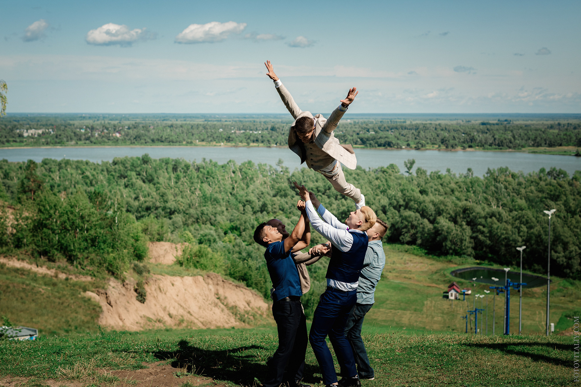 Свадебный фотограф. Свадебный репортажный и фуд фотограф в Барнауле Гайфулин Виталий