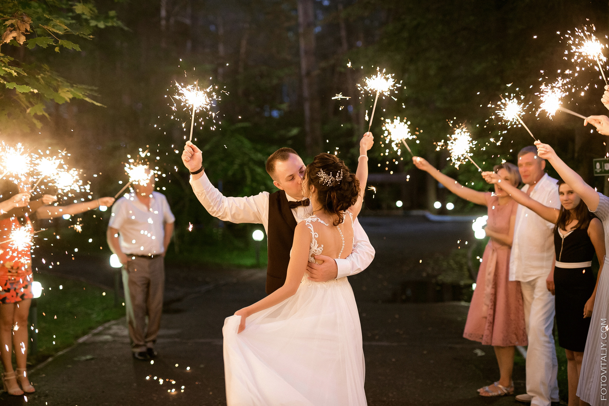 Фотограф на свадьбу в Барнауле. Свадебный репортажный и фуд фотограф в Барнауле Гайфулин Виталий