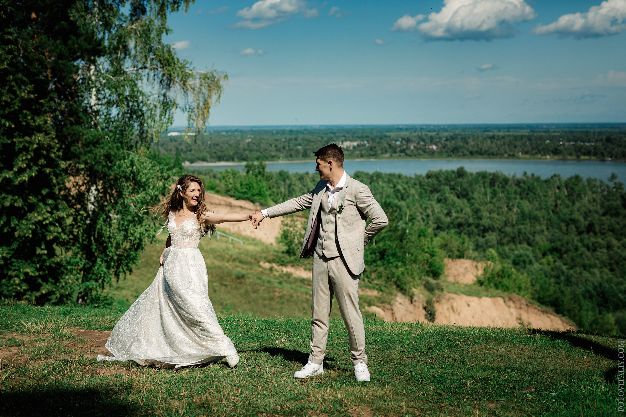 Свадебный фотограф. Свадебный репортажный и фуд фотограф в Барнауле Гайфулин Виталий