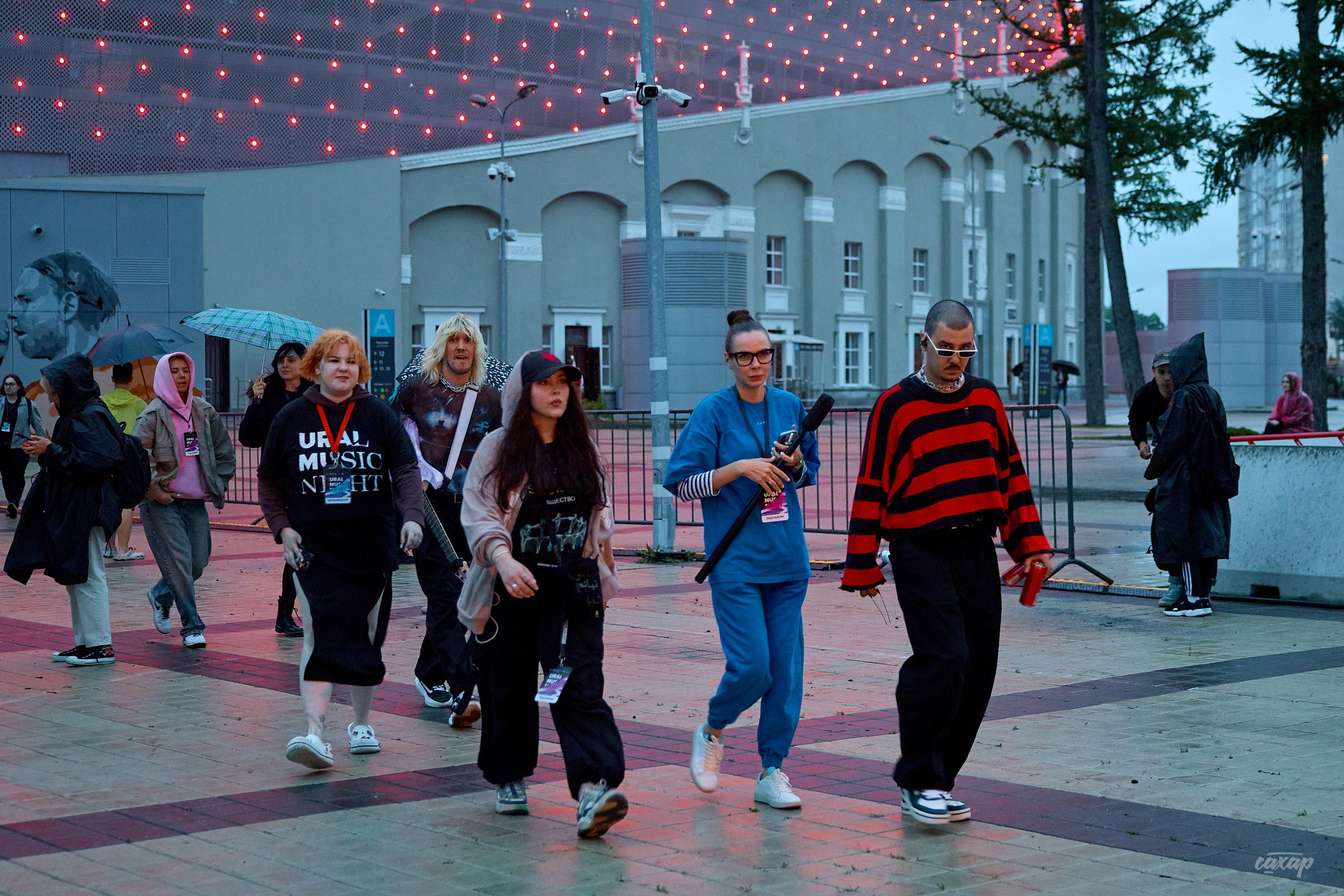 Sqwoz Bab. Профессиональный фотограф в Екатеринбурге Юра Сахар