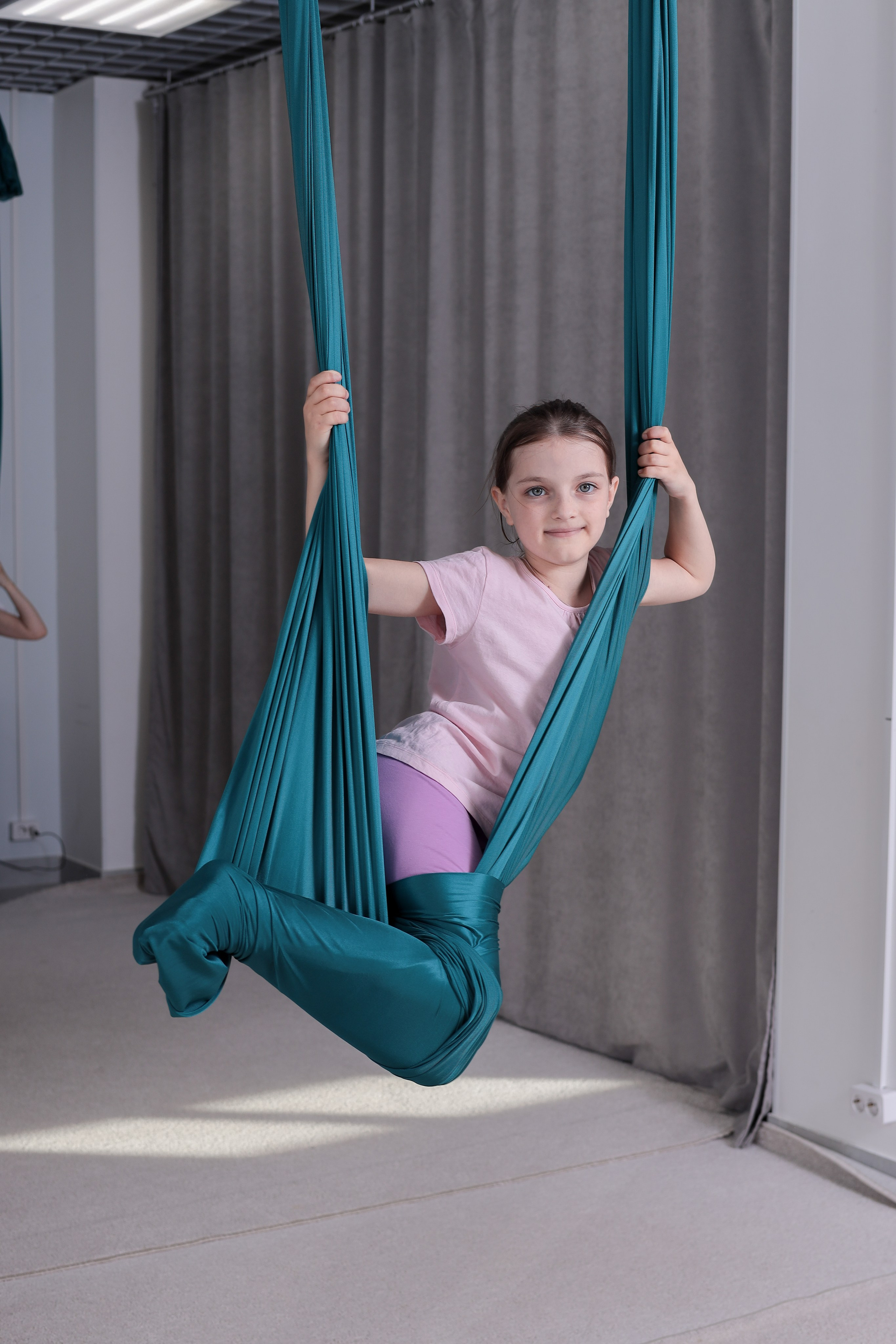 Детская аэройога. Фотограф Надршина Лилия