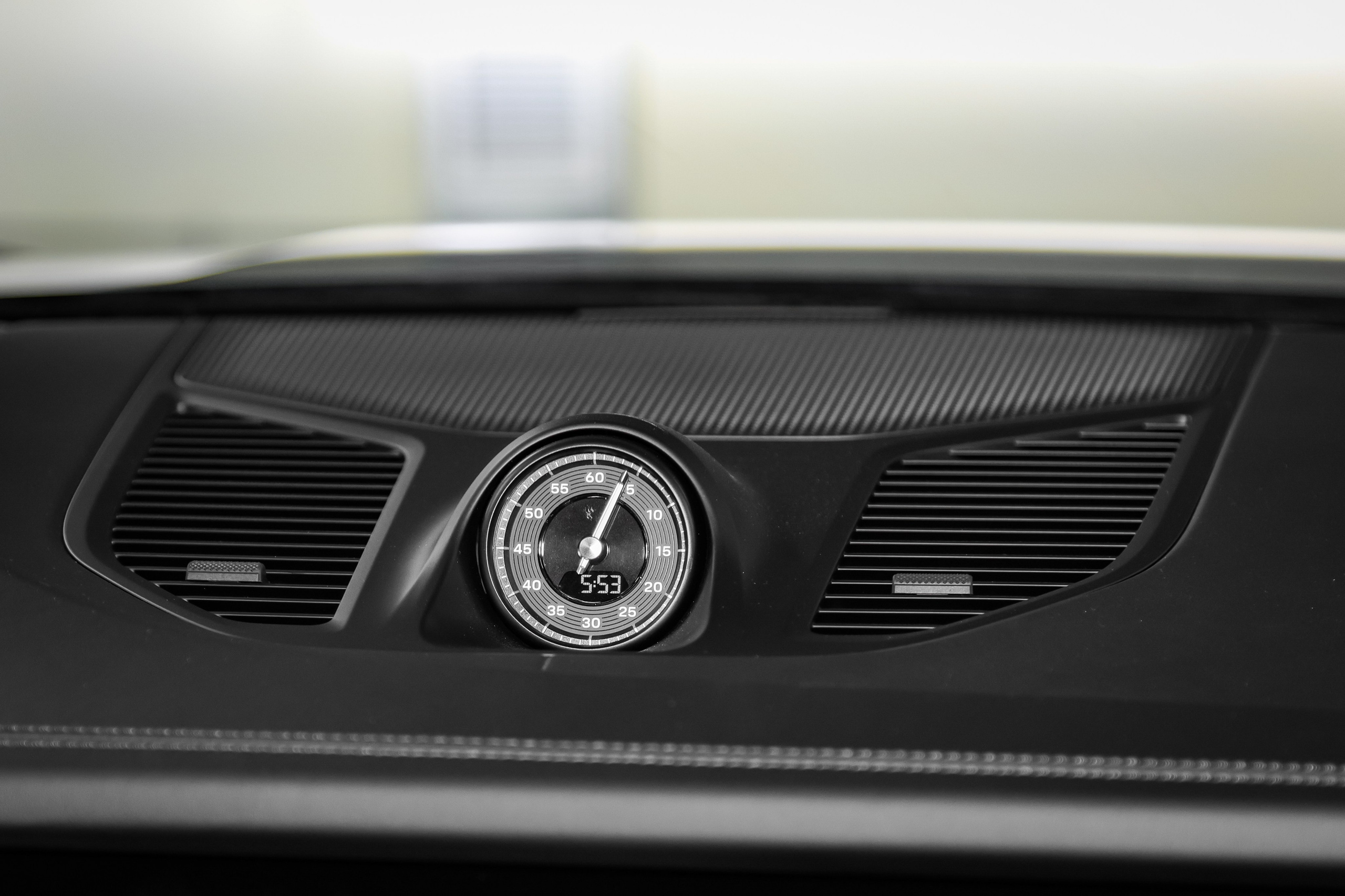 2025 PORSCHE CAYENNE COUPE E-Hybrid. Mixturecaptures