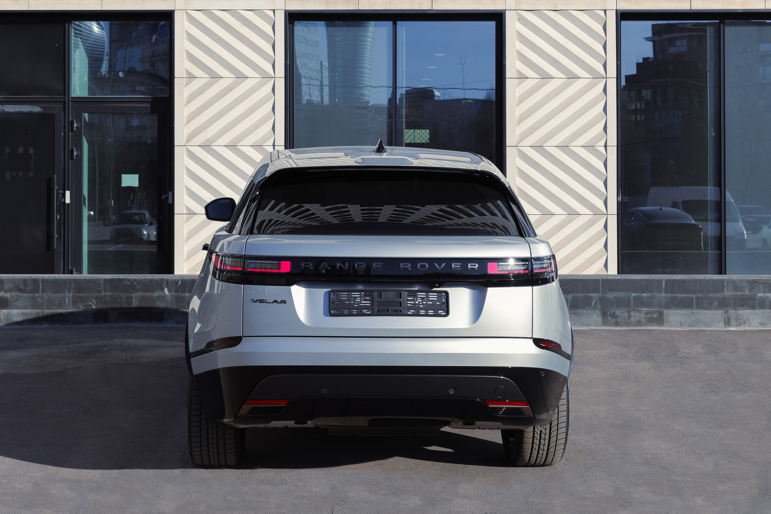 2024 Range Rover Velar 2.0 AT. Mixturecaptures