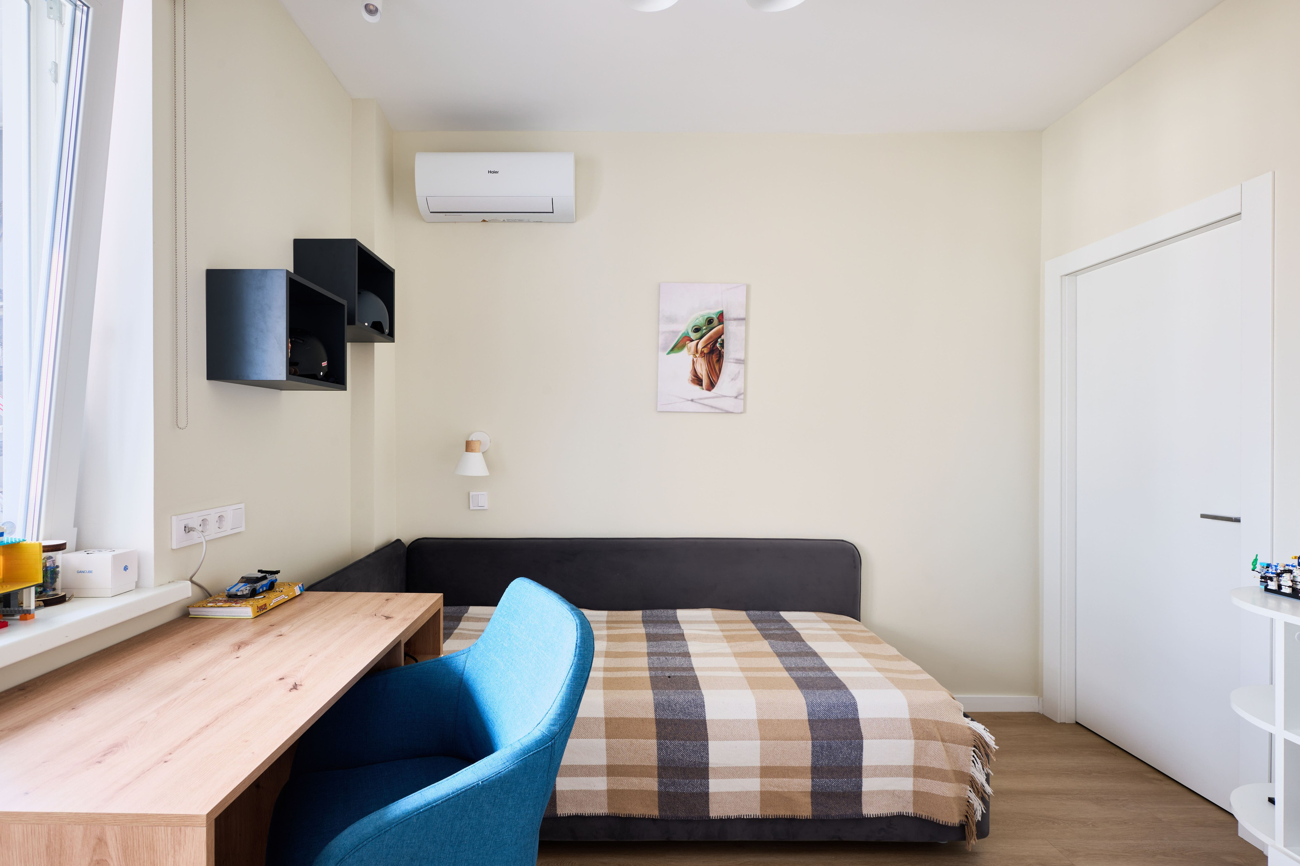 На улице Юных Ленинцев. Никита Хохловский фото и видео продакшн