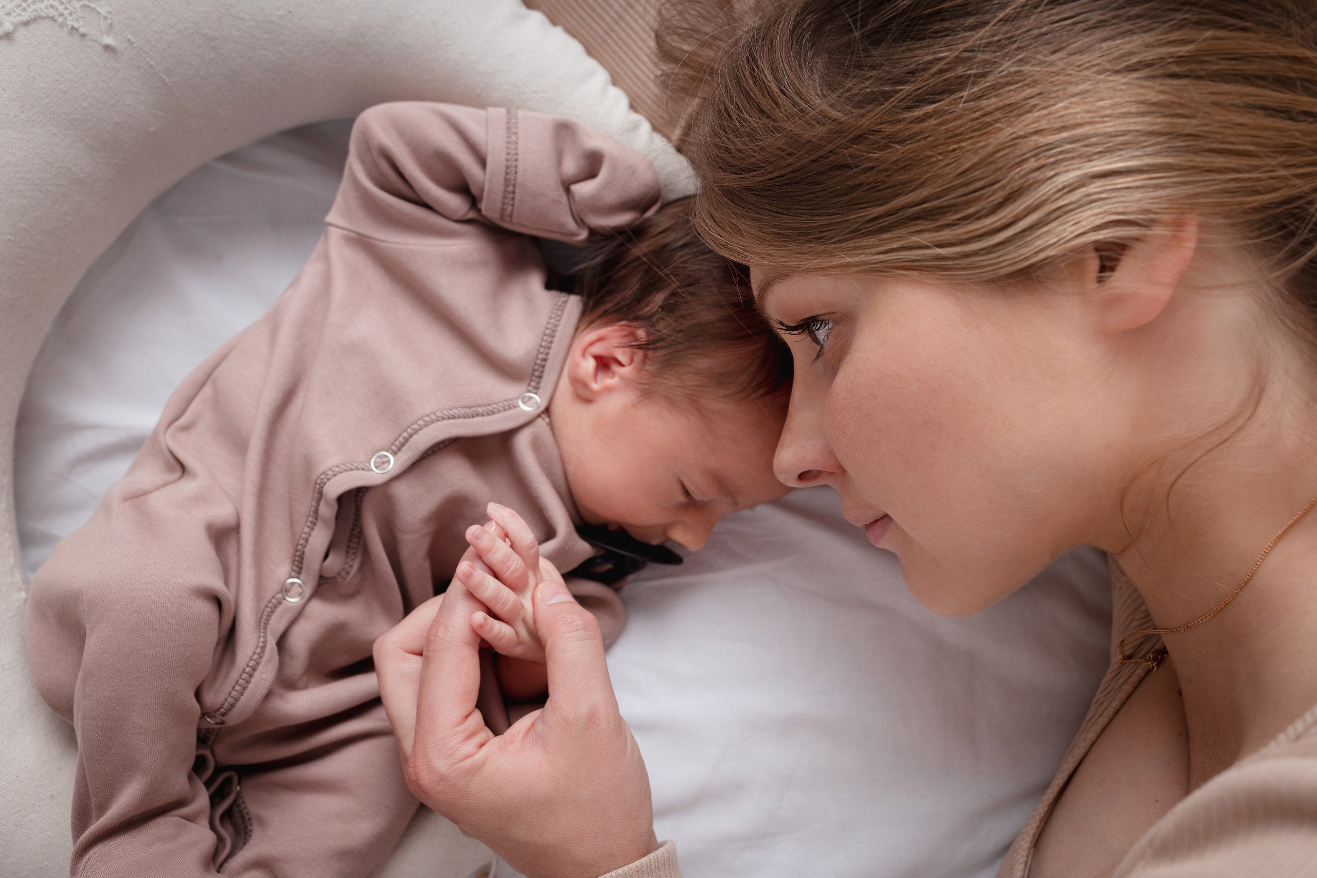 Фотостудия для новорожденных и малышей в Твери — «На ручках»