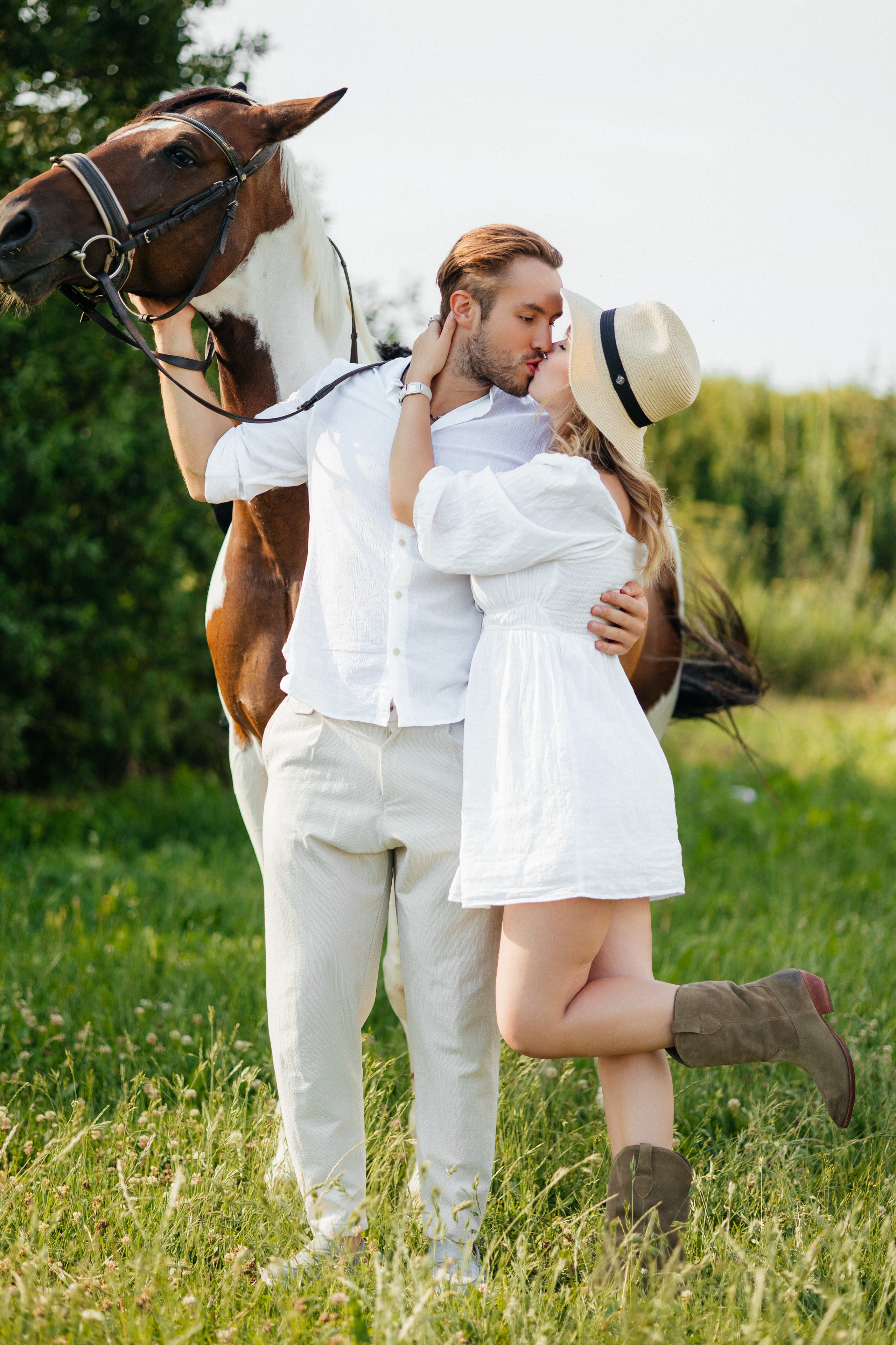 Конная прогулка. Свадебный фотограф Минск РБ