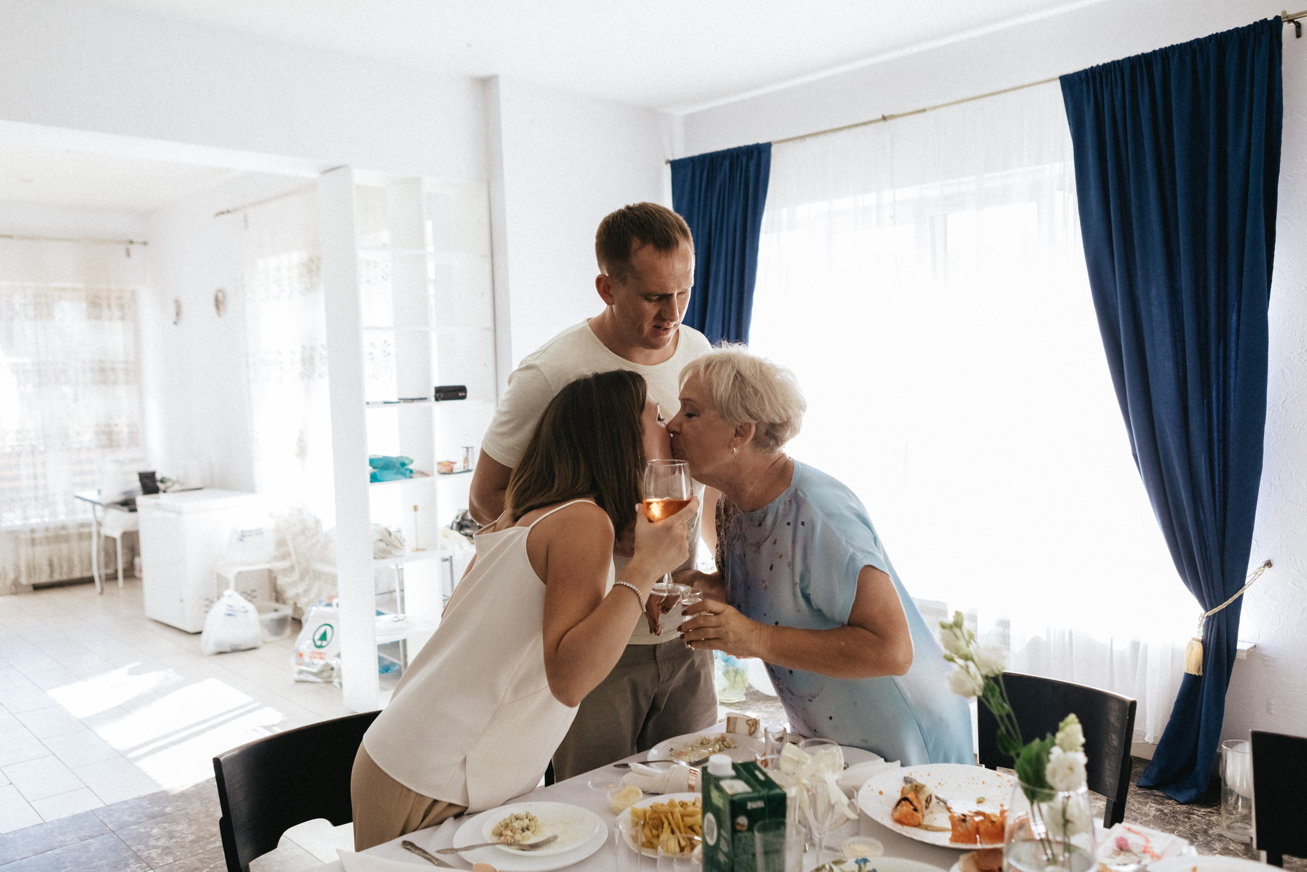 Лиза и Сережа. Роспись и тусовка в коттедже. Свадебный и портретный фотограф в Москве Анастасия Масюк