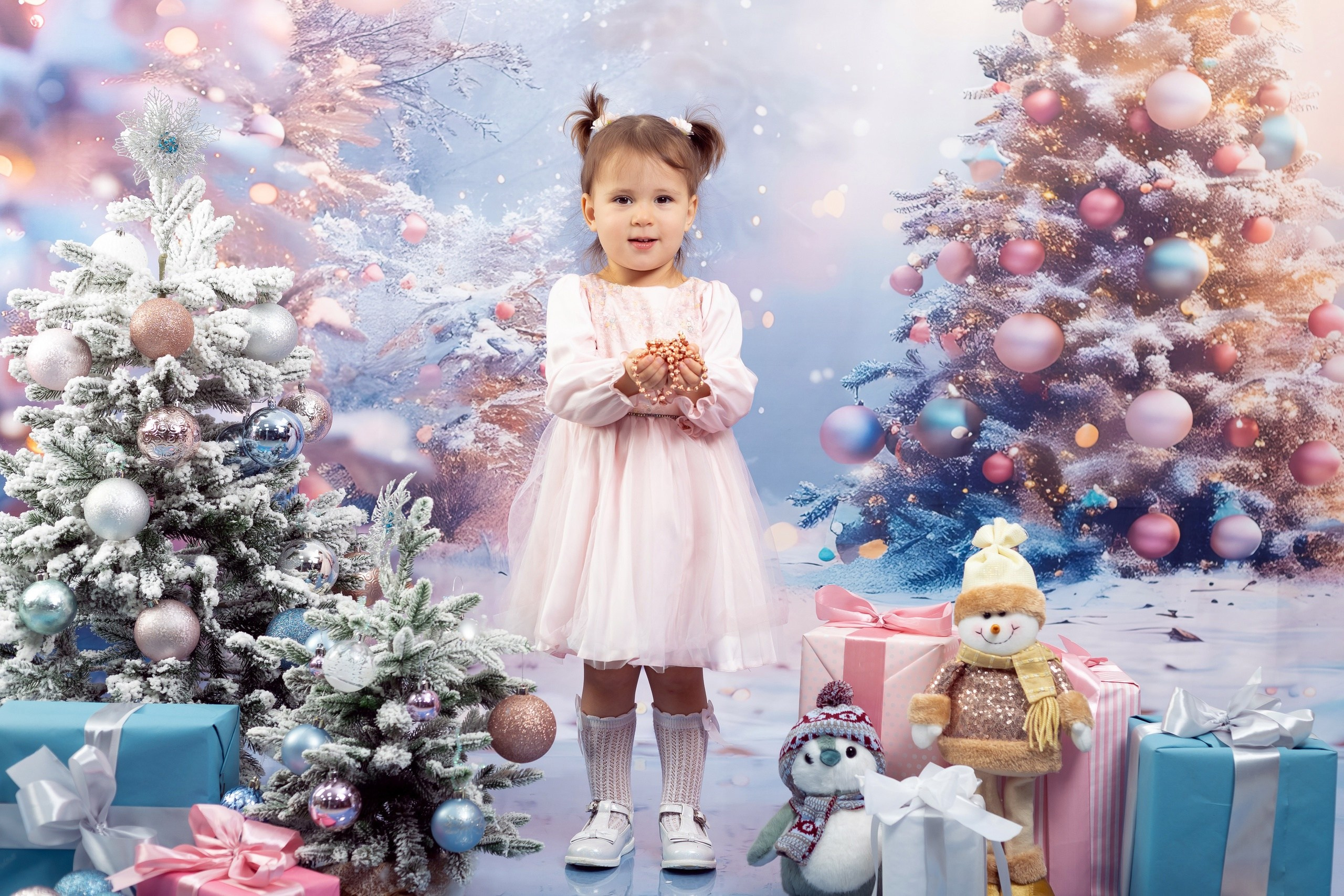 Семейная новогодняя фотосессия. Фотостудия «Олеся». Фотостудия в г. Верхняя Пышма