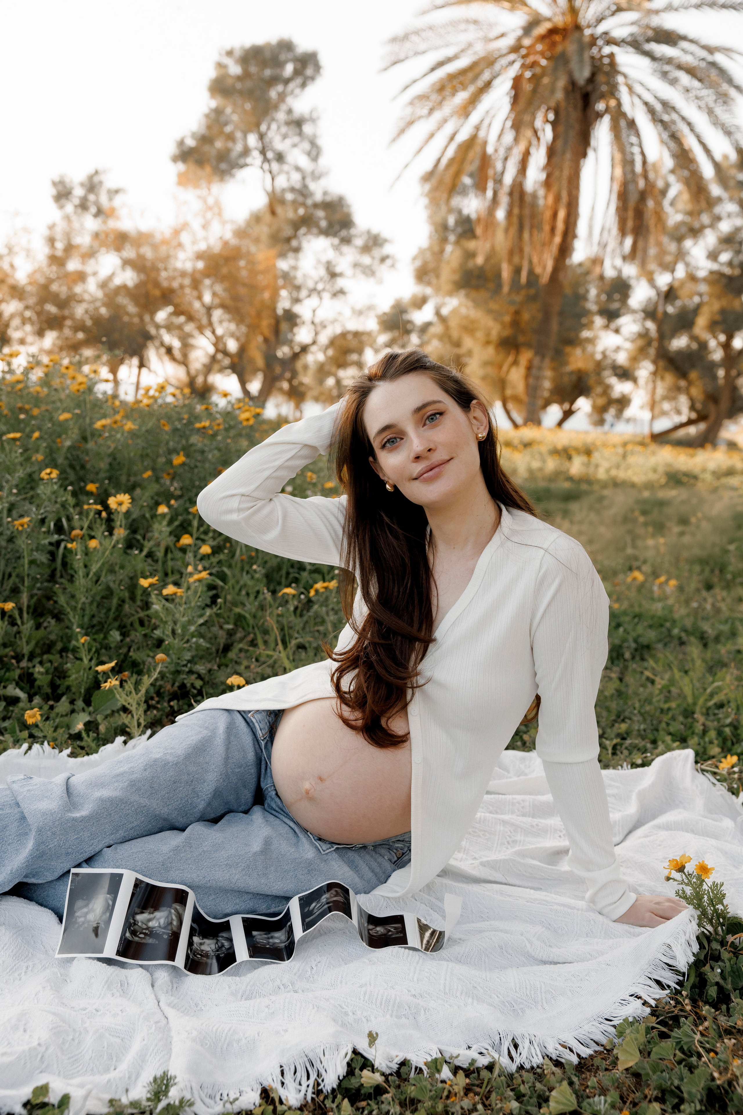 Pregnancy photoshoot (home/park/beach). Главная