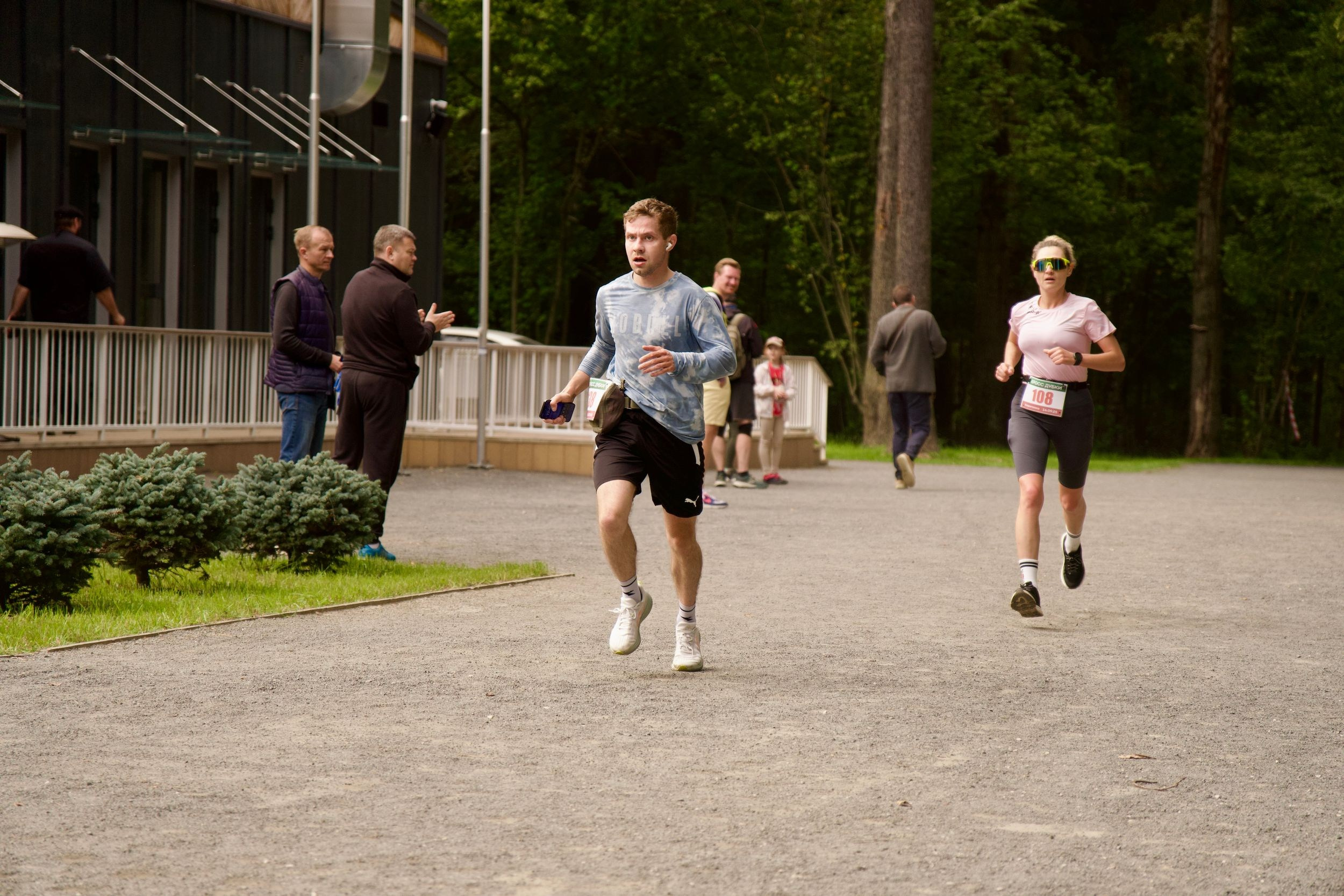 Забег в парке «Дубки». Кафе «БЕЛКА НАШЕПТАЛА». Ну оооочень концептуальное кафе