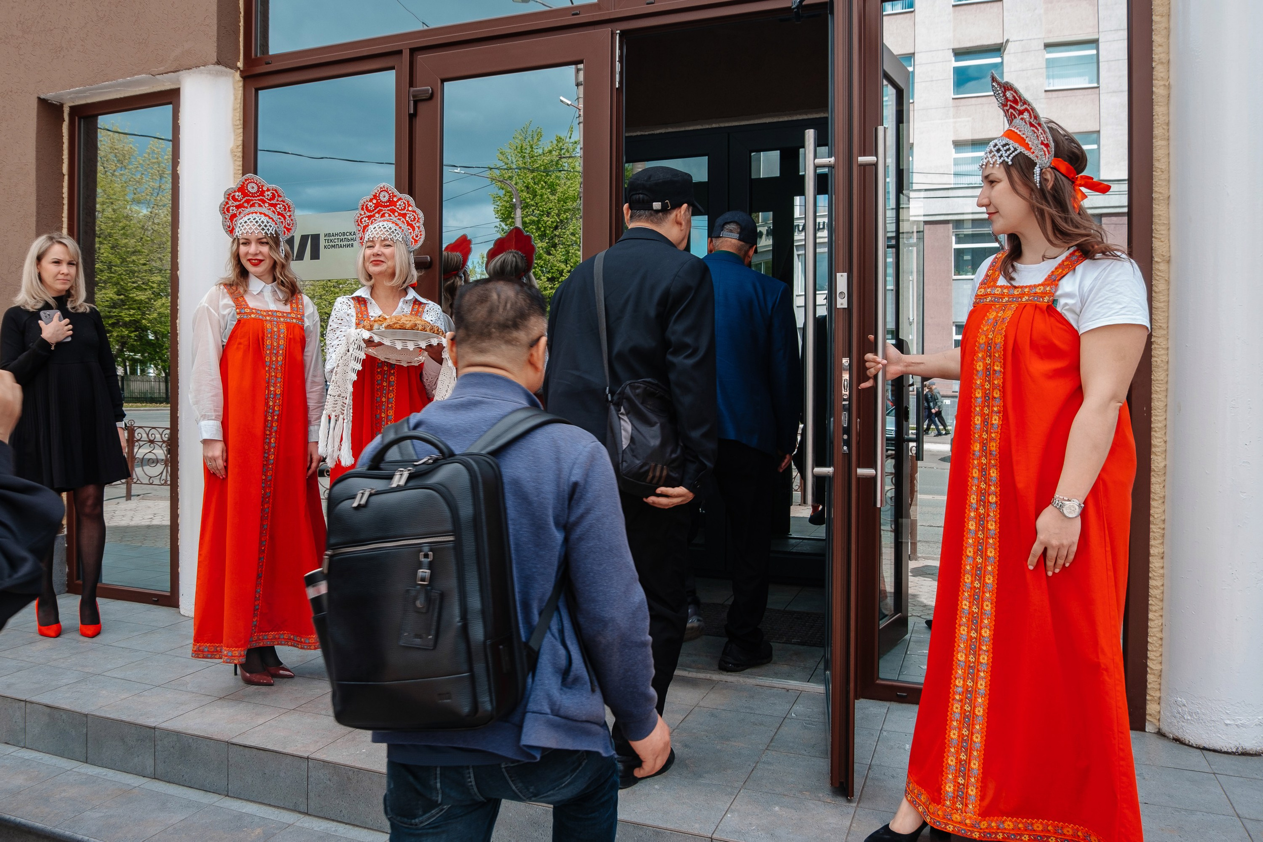 Делегация Китая в Ивановской текстильной компании