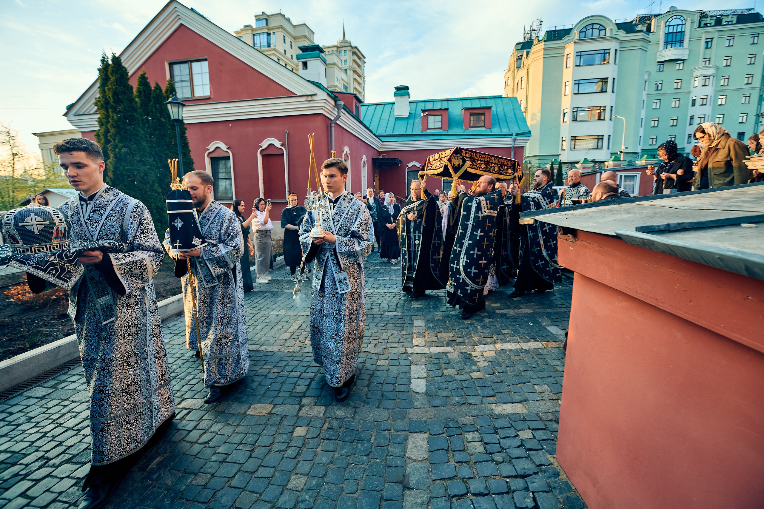 Утреня Погребение Спасителя. DMITRY MOISEENKO — фотограф, художник, топ-стилист