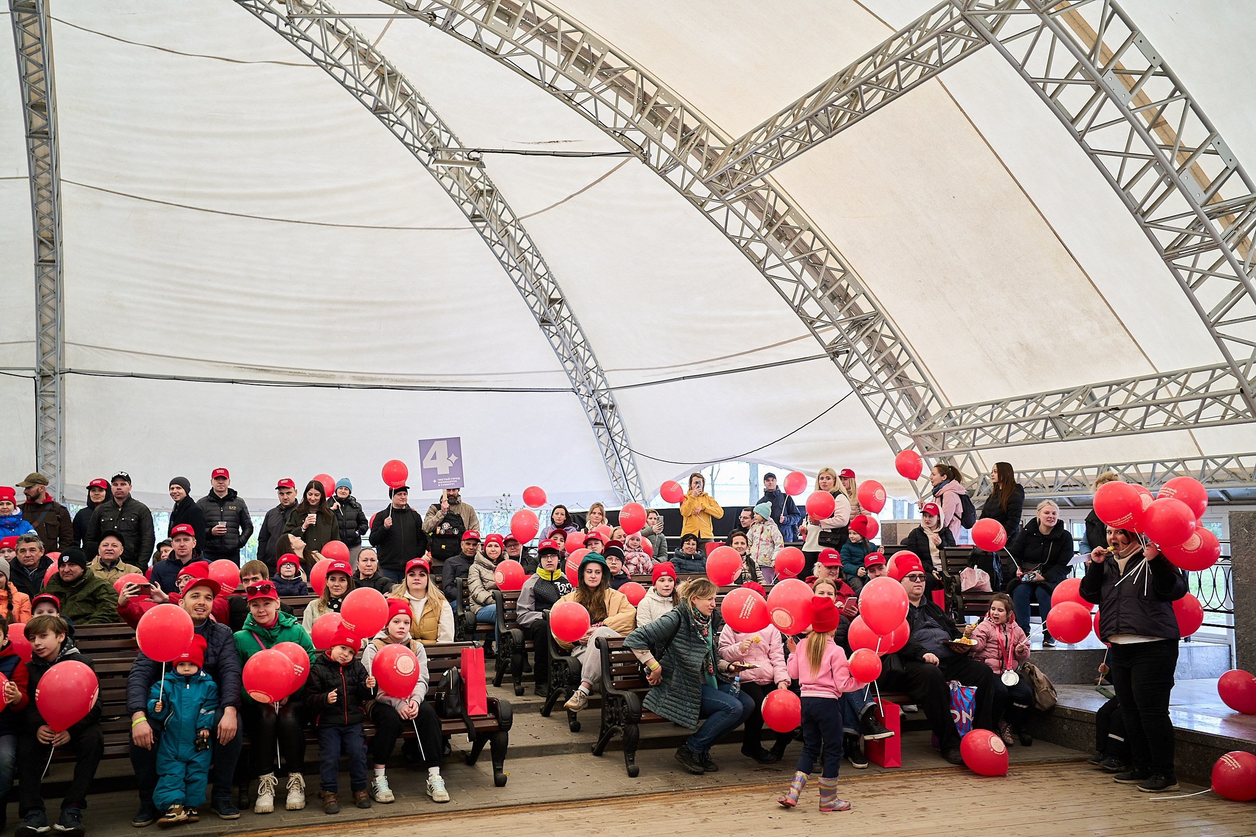 Субботник у Управления делами Мэра и Правительства Москвы. Фотограф и Видеограф в Москве. Олег Корушев