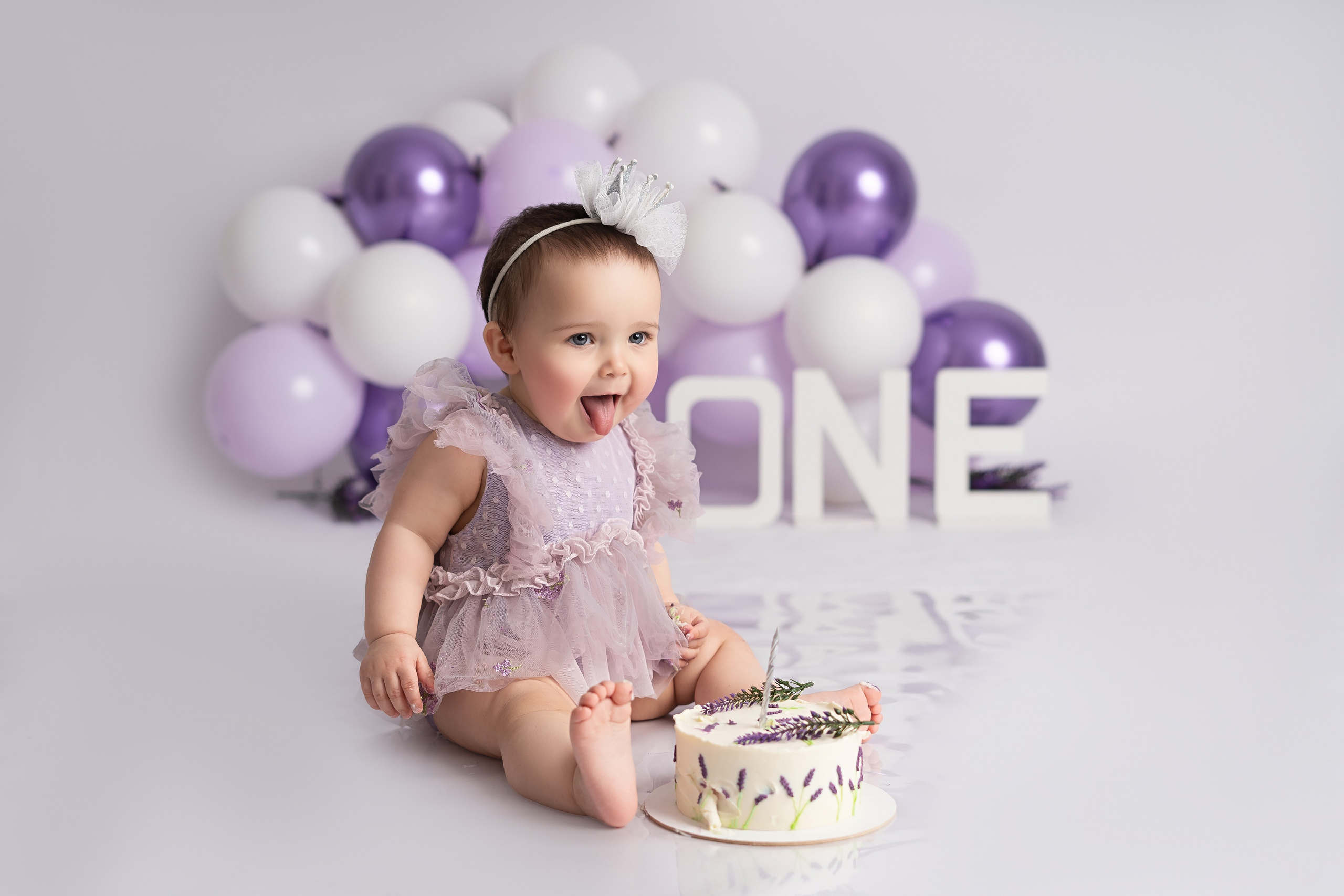 Василиса. Фотограф новорождённых в Минске. Годик под ключ