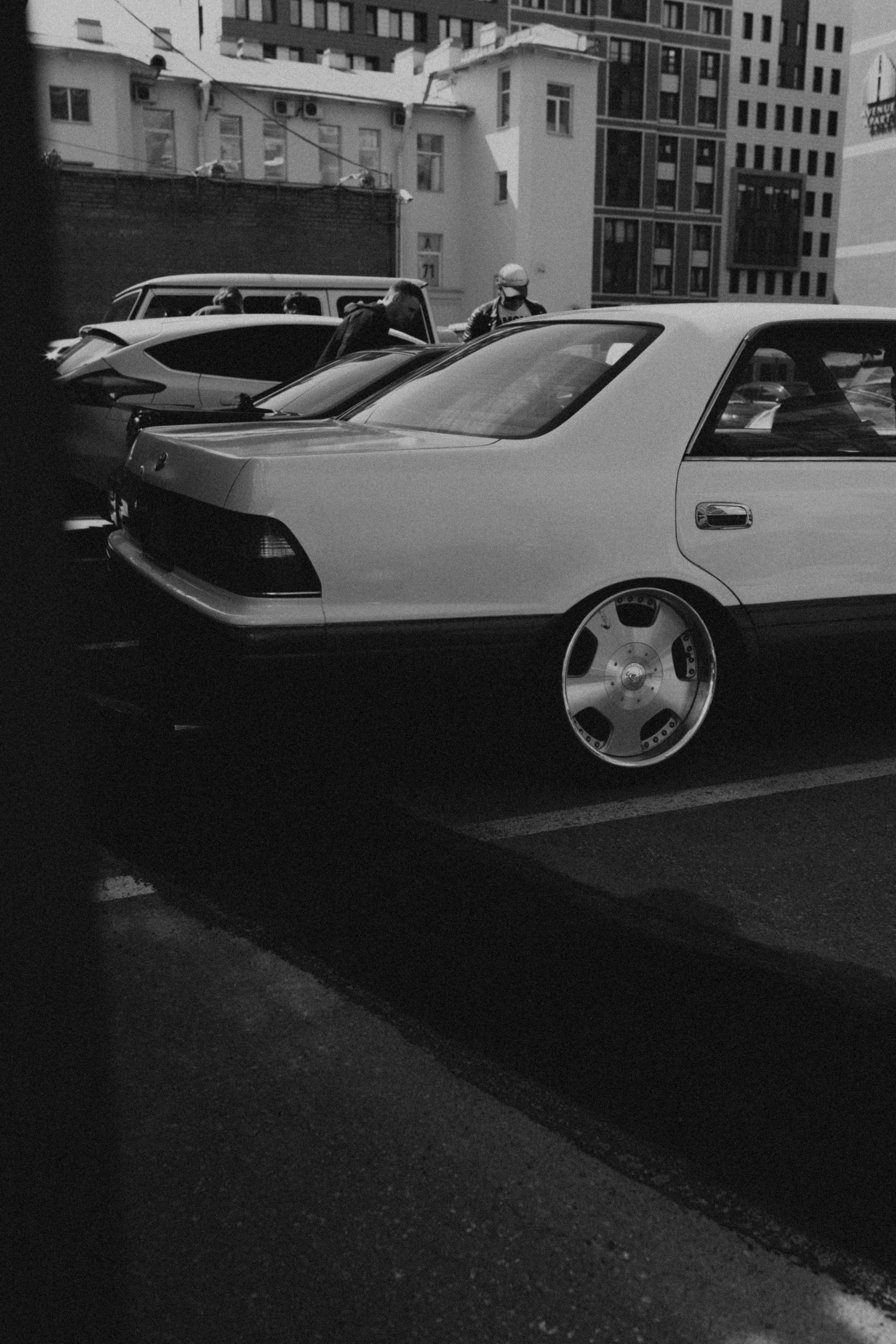 CARS and COFFE. Happiness is in the moments