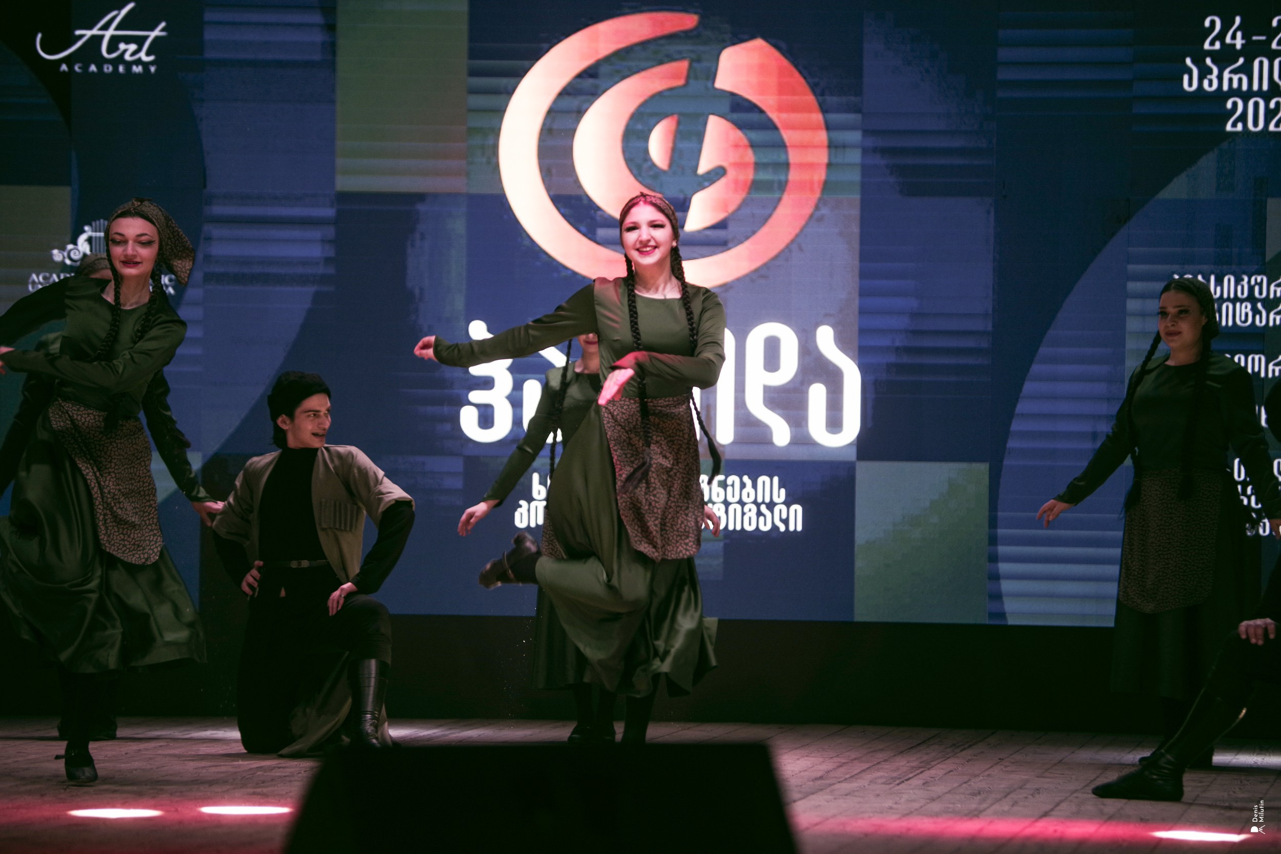 Танцы в Хоби. Портретный фотограф Денис Милютин