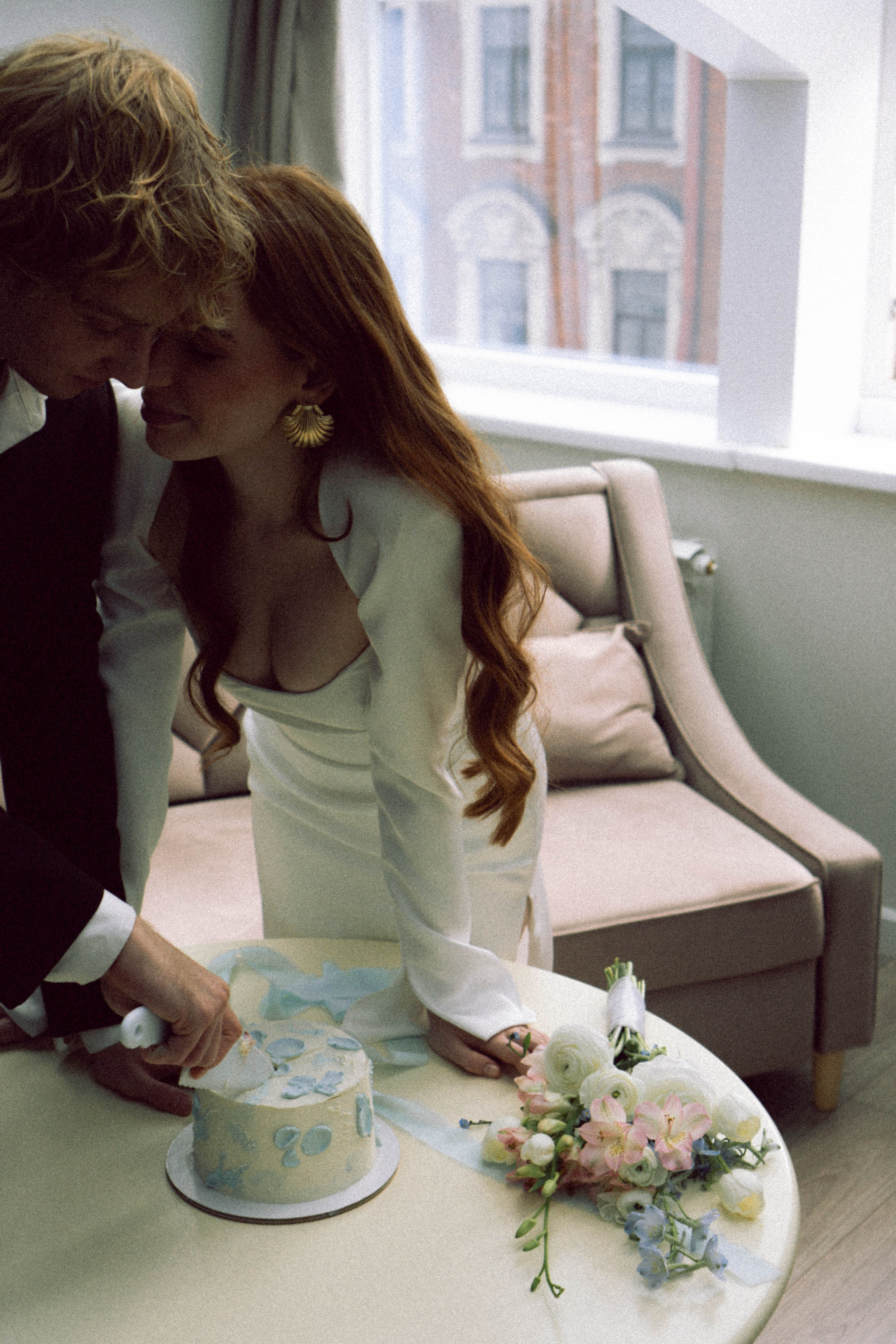 СВАДЕБНАЯ СЬЕМКА В ОТЕЛЕ. СБОРЫ ЖЕНИХА И НЕВЕСТЫ И ТАКЖЕ ТОР И ПОДГОТОВКА К ПРОГУЛКЕ. Профессиональный фотограф, Санкт-Петербург — Виктория Богомолова