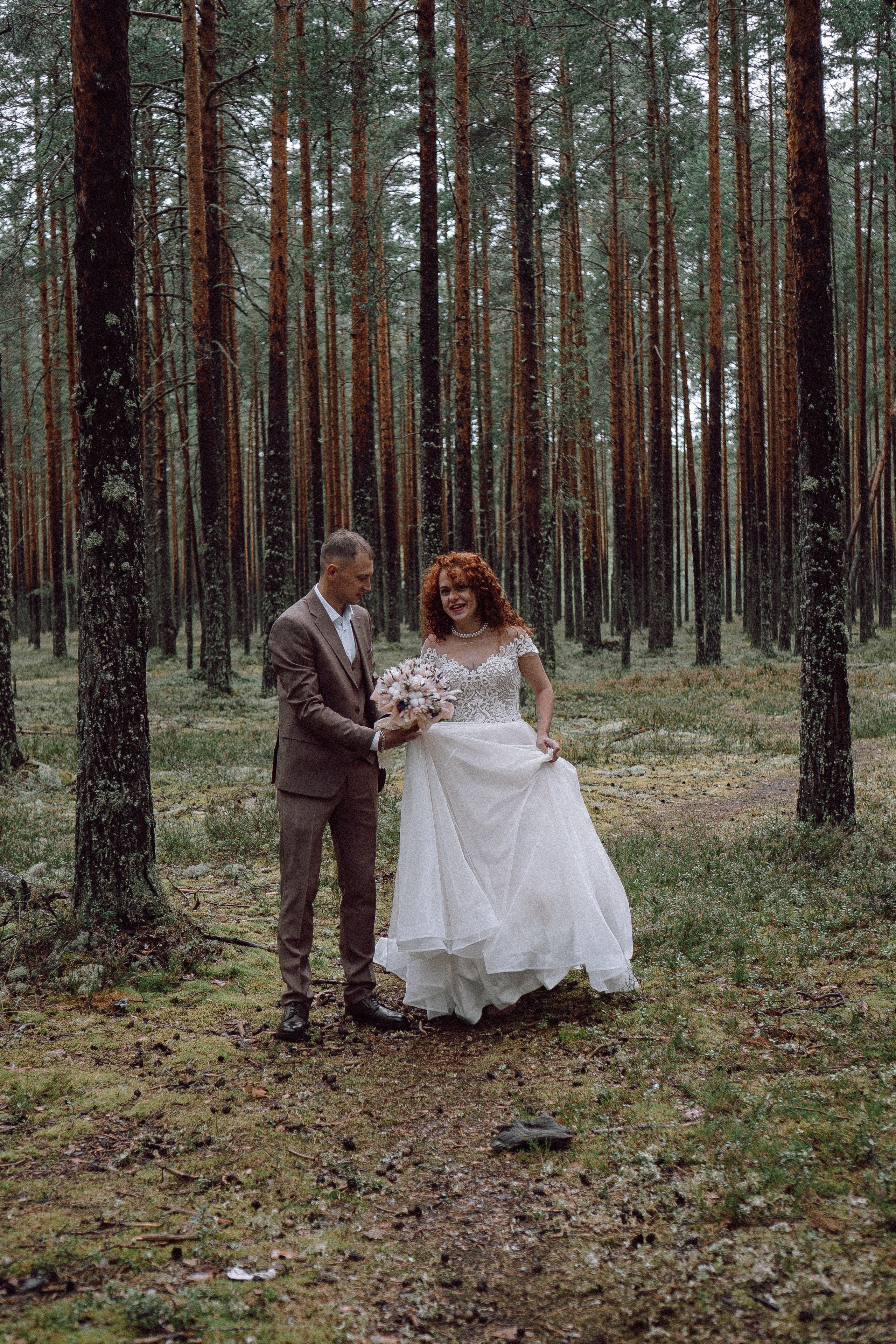 СВАДЕБНАЯ ФОТОСЕССИИЯ ПАРЫ В ГОРОДЕ ПРИОЗЕРСК В СОСНОВОМ ЛЕСУ И С ПИКАПОМ. Профессиональный фотограф, Санкт-Петербург — Виктория Богомолова