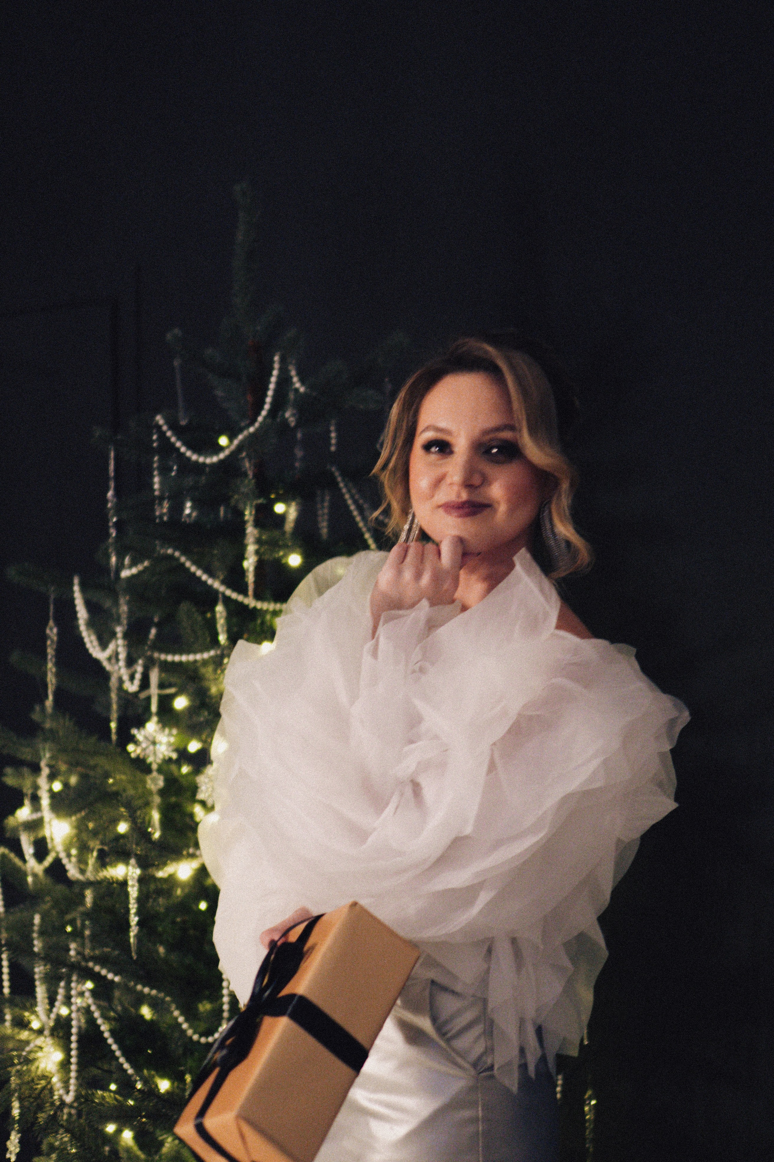 НОВОГОДНЯЯ ФОТОСЕСИИЯ В СТУДИИ ДЛЯ ДЕВУШКИ И ПРОГУЛКА ПО ЧЕРНЫШЕВСКОЙ. Профессиональный фотограф, Санкт-Петербург — Виктория Богомолова