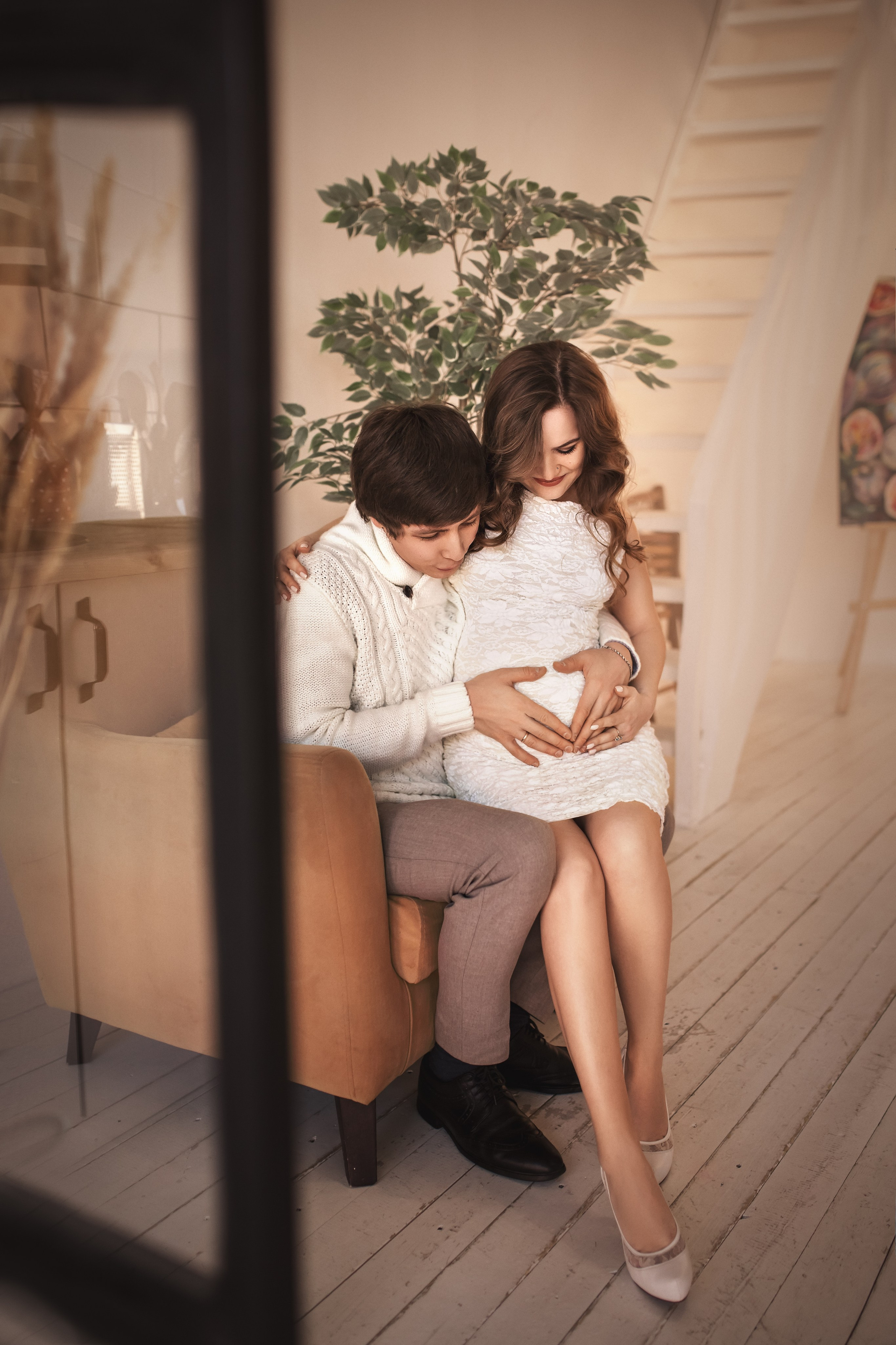 Фотосессия беременности в Москве: стиль и красота в студийных снимках. Профессиональный фотограф в Москве. Елена Шуваева