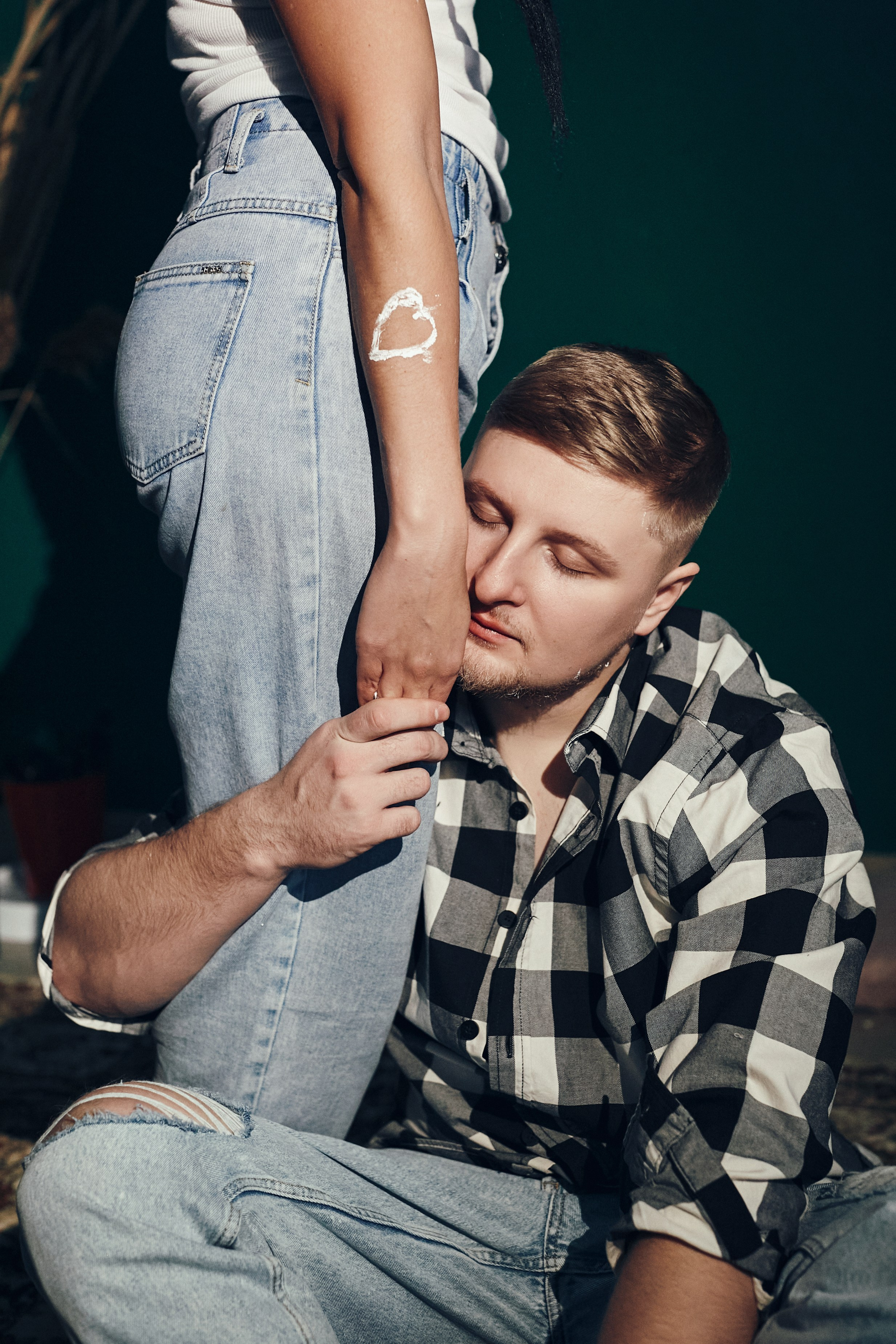 В лавке художника. Фотограф Андрей Кононенко