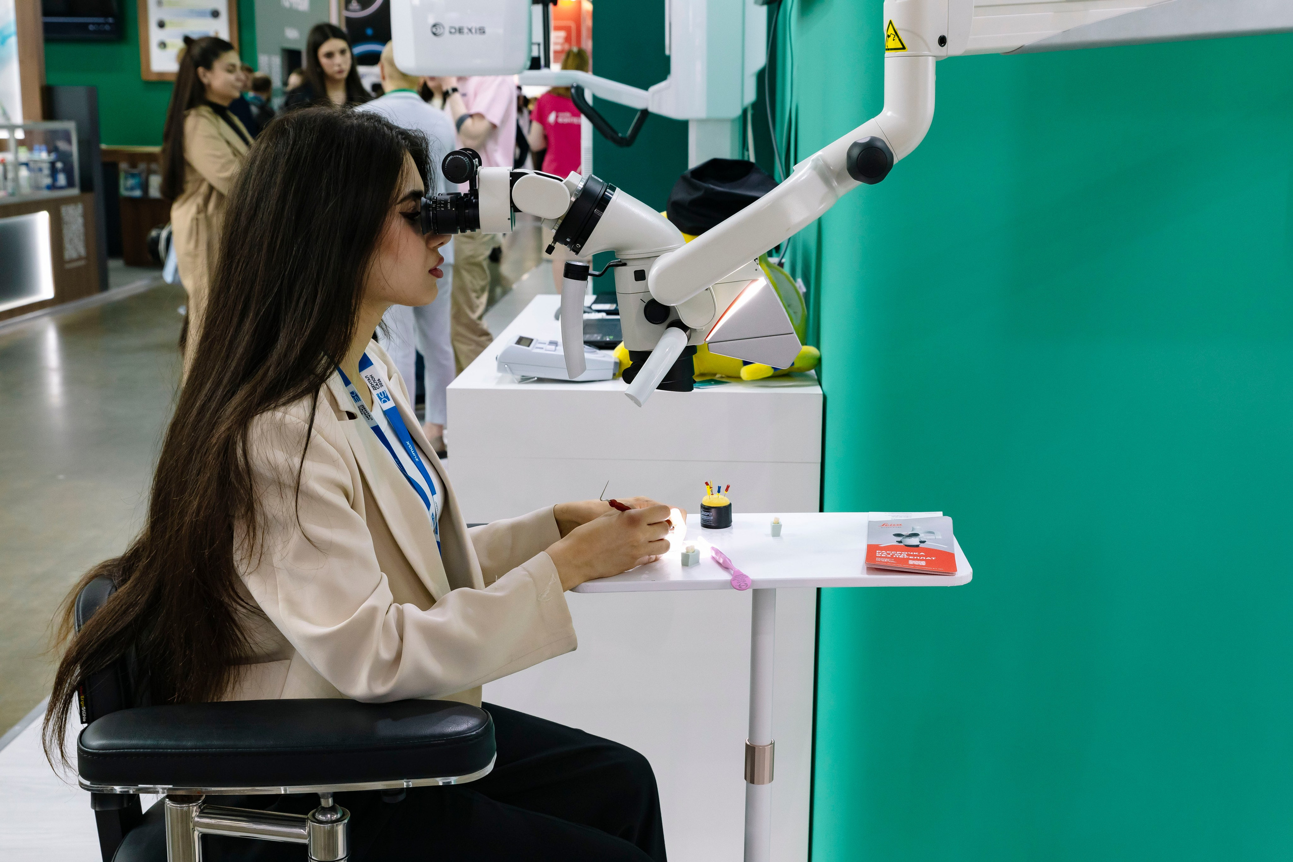 Стоматологическая выставка Dental Salon 2026. Профессиональный фотограф в Москве | Заказать фотосессию и съемку
