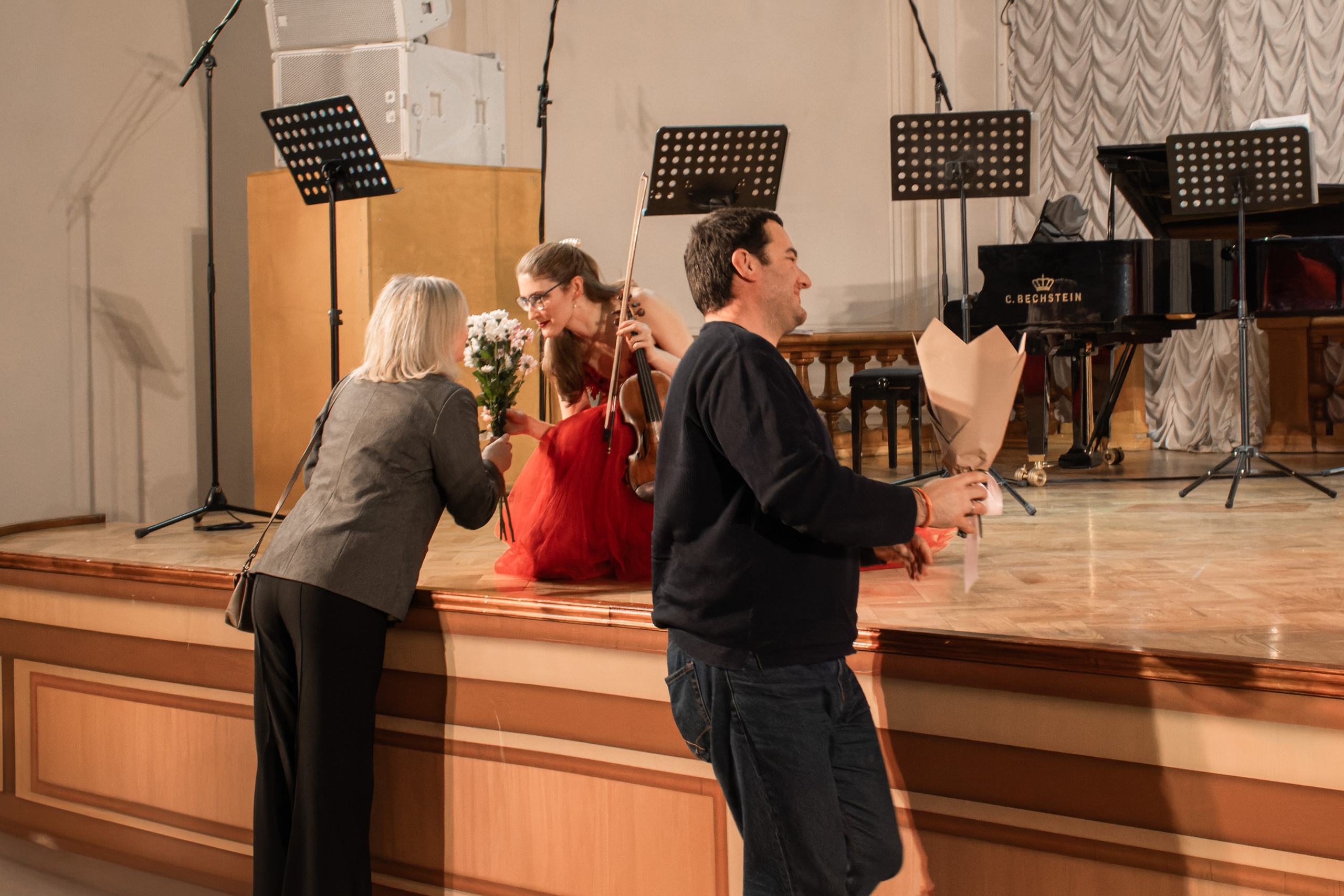 Эбру & Классическая скрипка. Фотограф в Санкт-Петербурге Авдотья Благовещенская