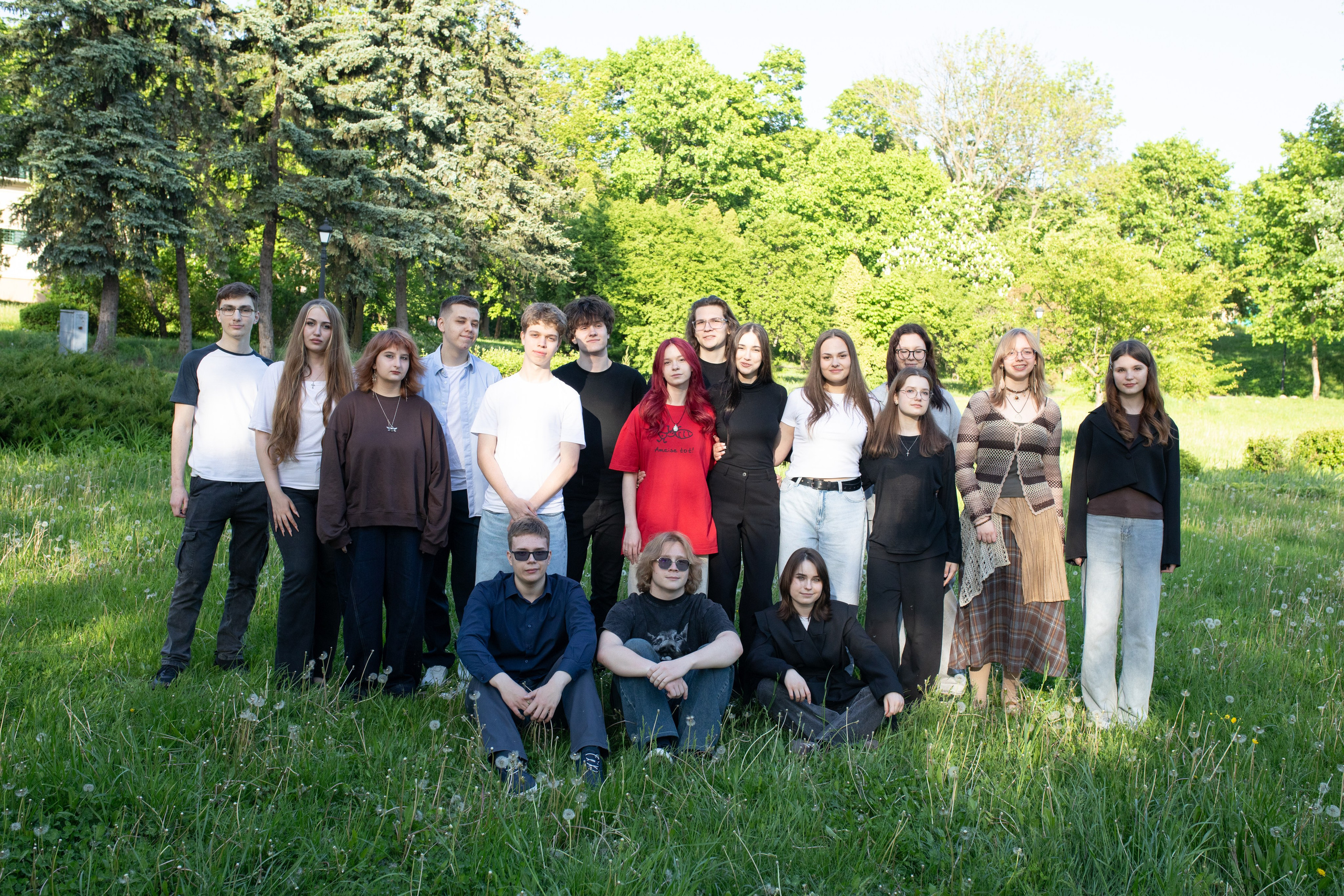 19/05/26 Лошицкий. Выпускные альбомы Cardsi