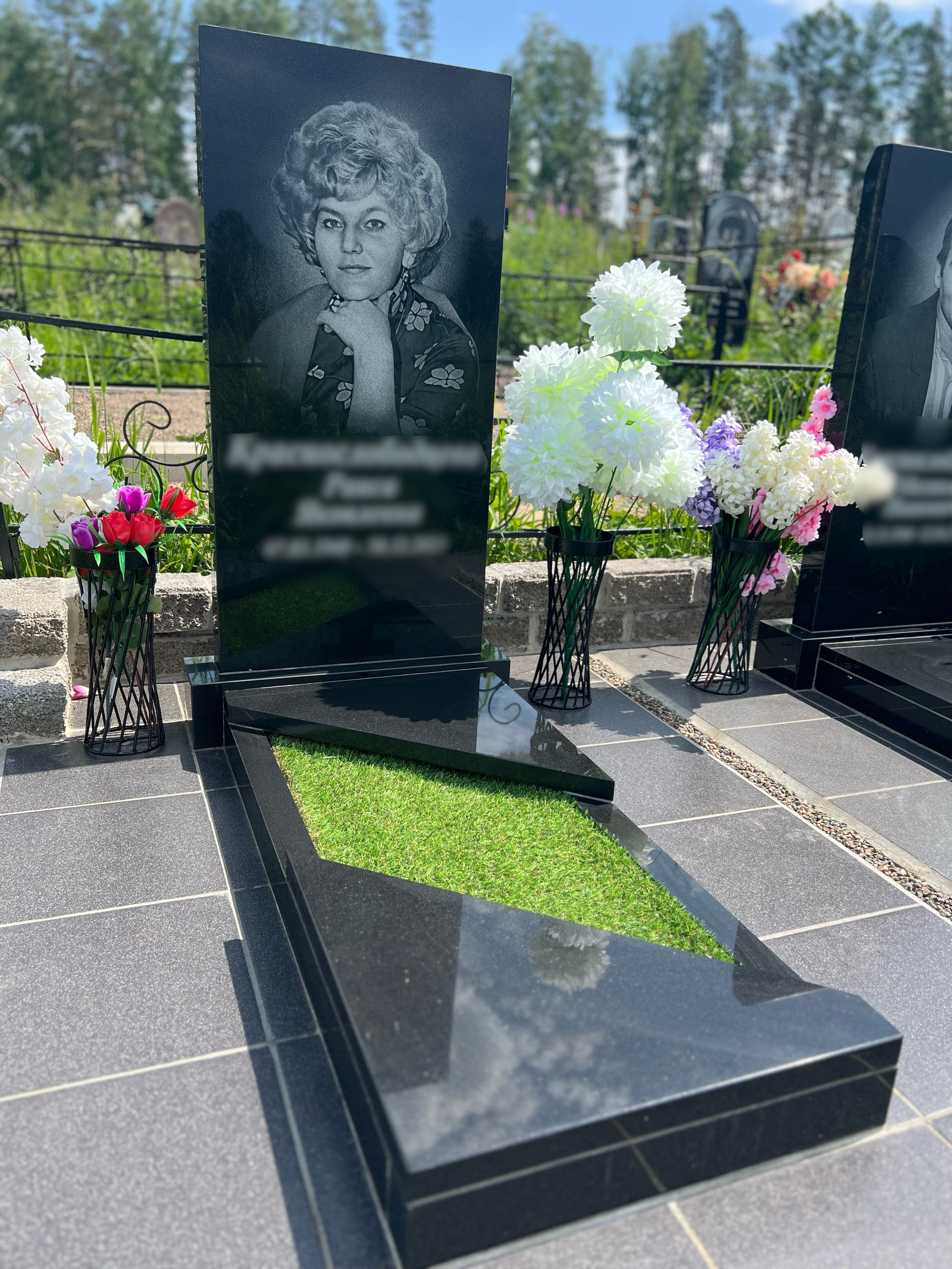 Гравировка от наших художников. ГРАНИТ26 Ритуальные услуги Железногорск. Благоустройство могил, продажа памятников
