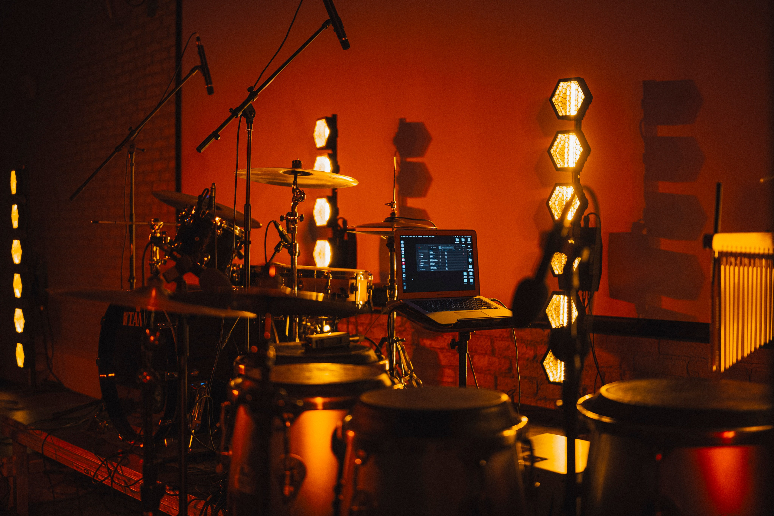 Play Vinyl Band. Главная