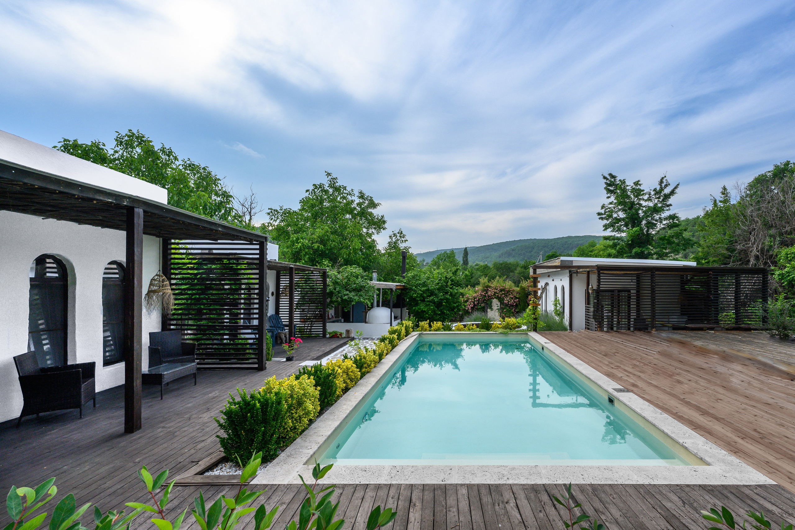 Бассейн в лесу. Интерьерный фотограф Краснодар Денис Педань