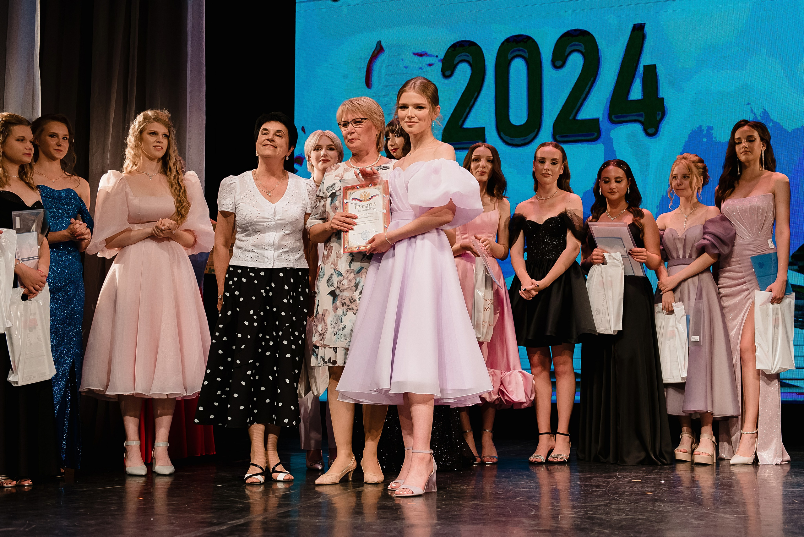 Выпускной школа 2024. Фотограф Рязань. Дарья Дмитриева