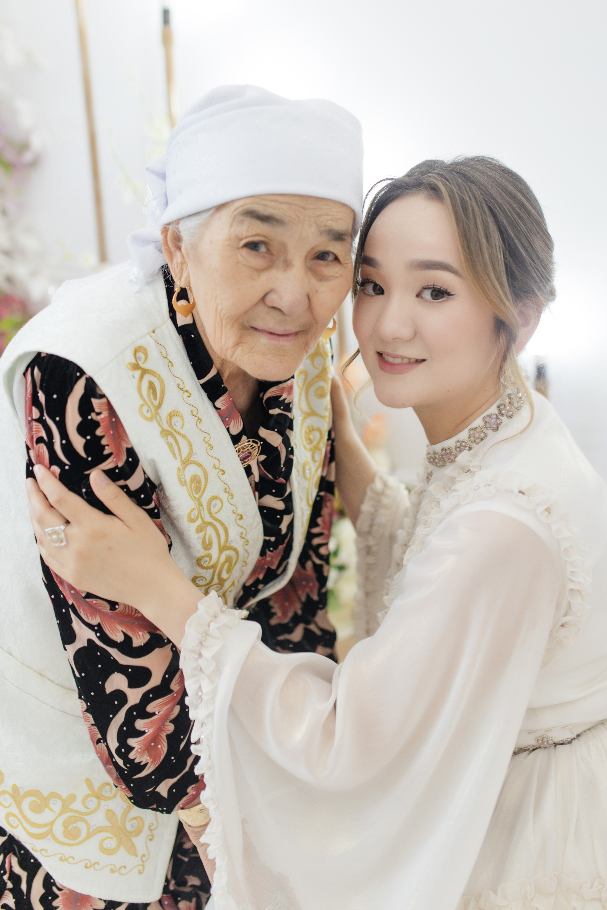 Moldir — syrğa salu. Wedding and Love story Photographer