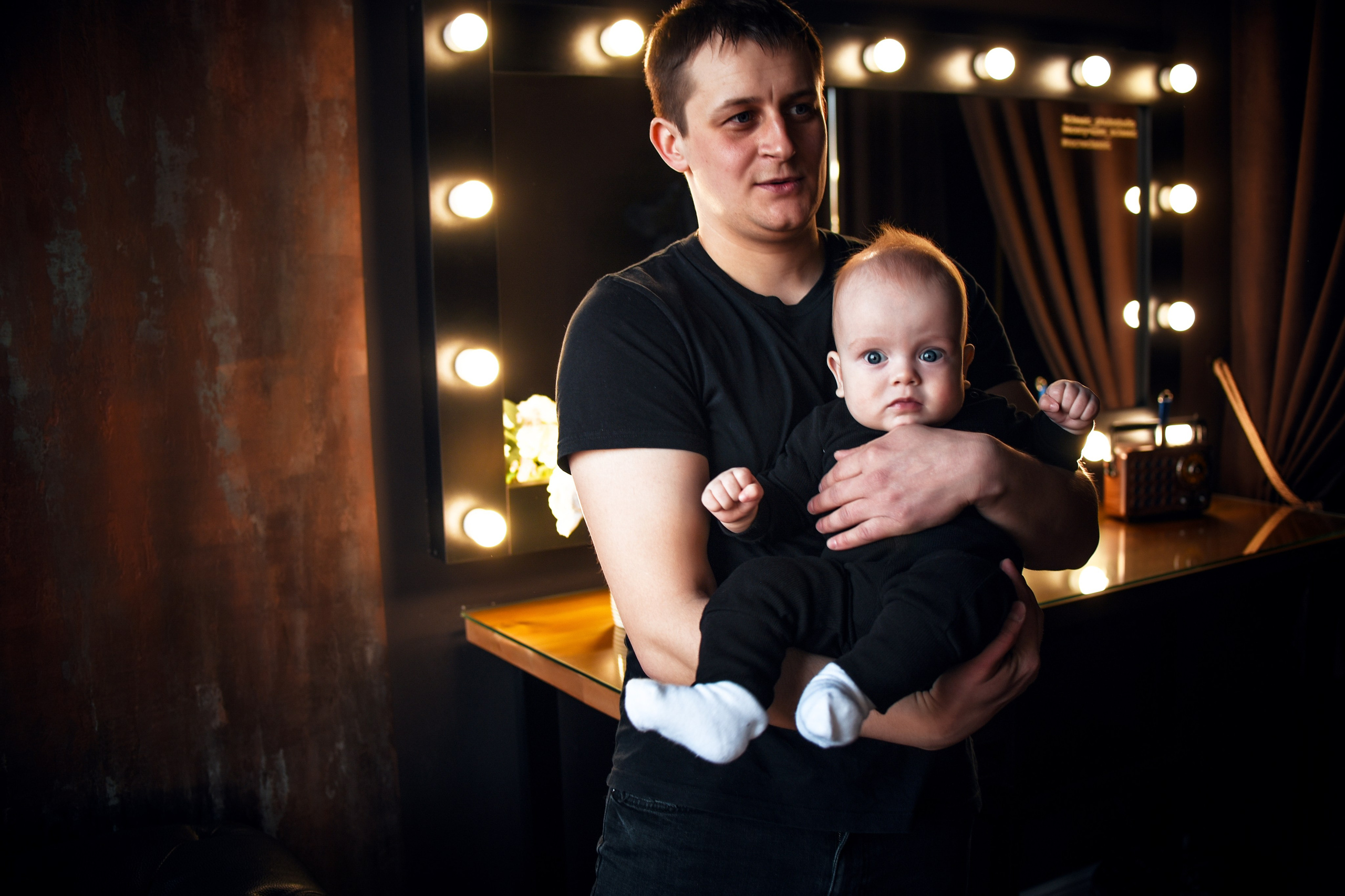 Семейная студийная фотосессия 3. Свадебный, семейный, детский, контент фотограф в Омске Максим Ильин