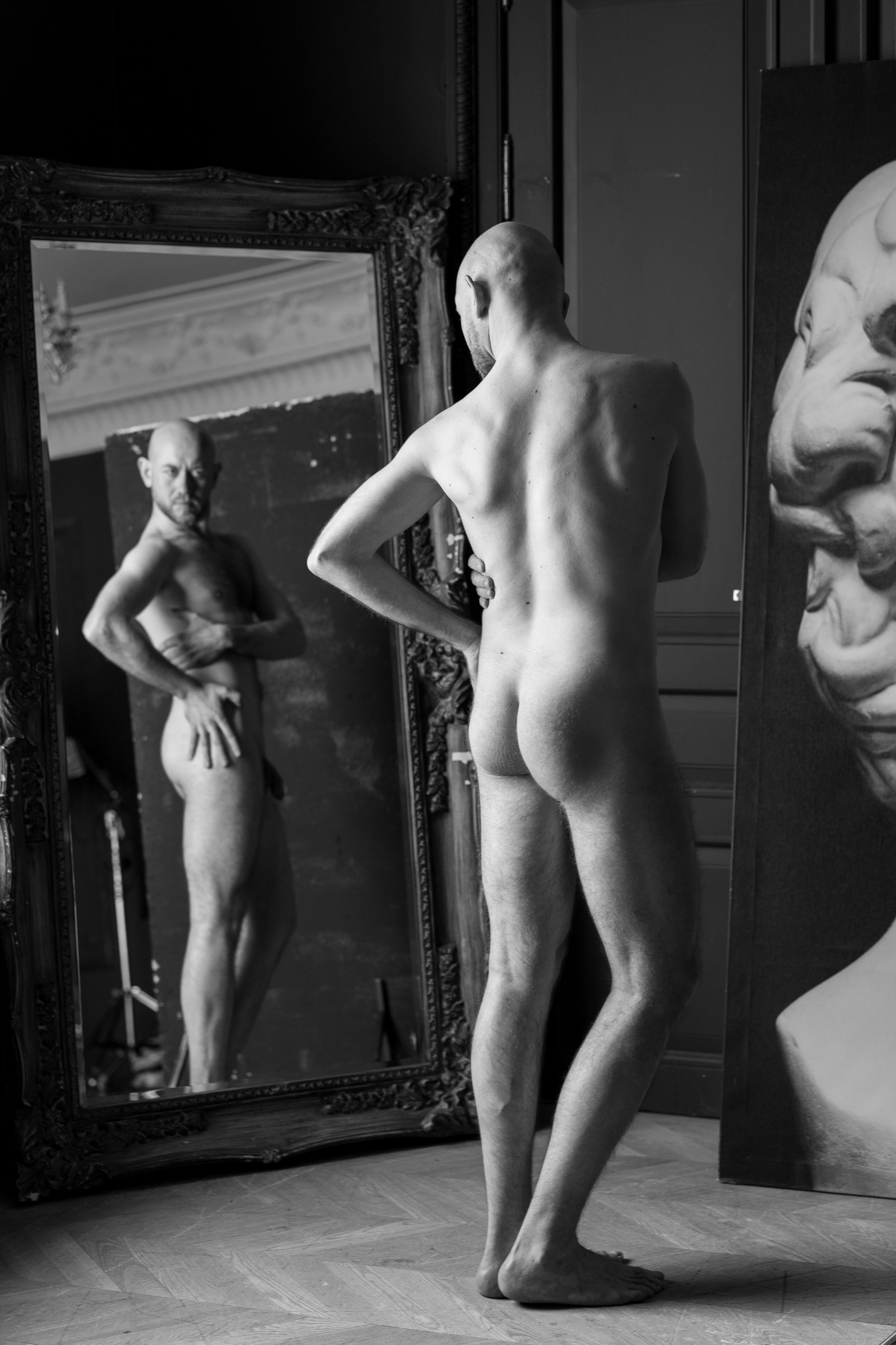 Иван в Gray room. Фотограф Елизавета Потешкина