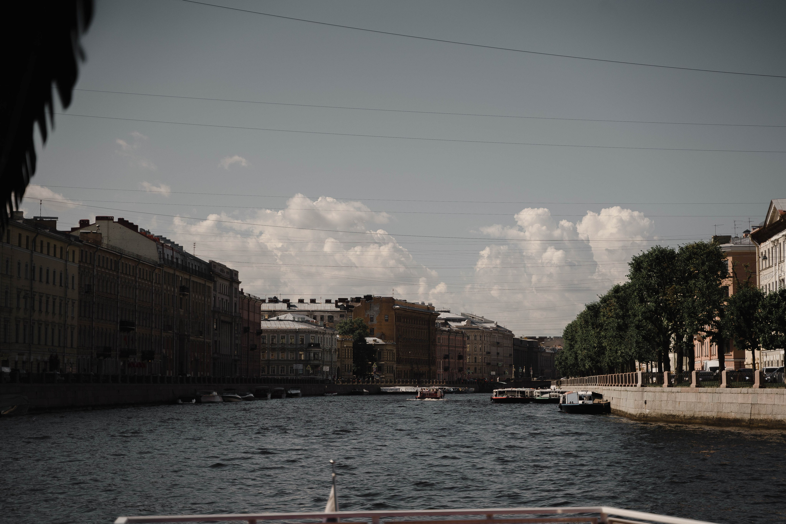 Прогулка на катере. Свадебный фотограф Казань Анастасия Доле