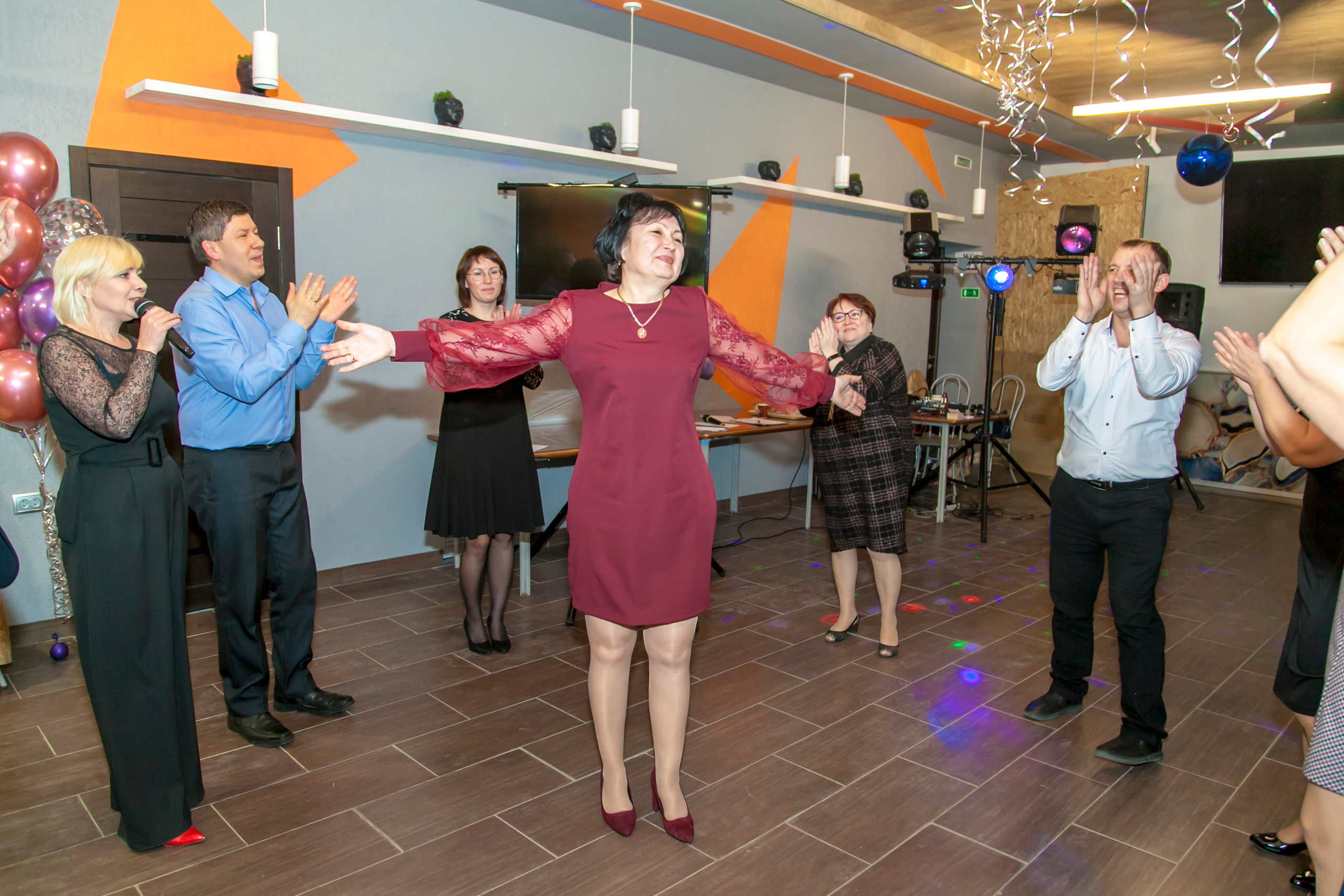 Ведущая Жанна Забойная. Ведущий, Тамада, DJ, фото в Перми. Хорошее настроение