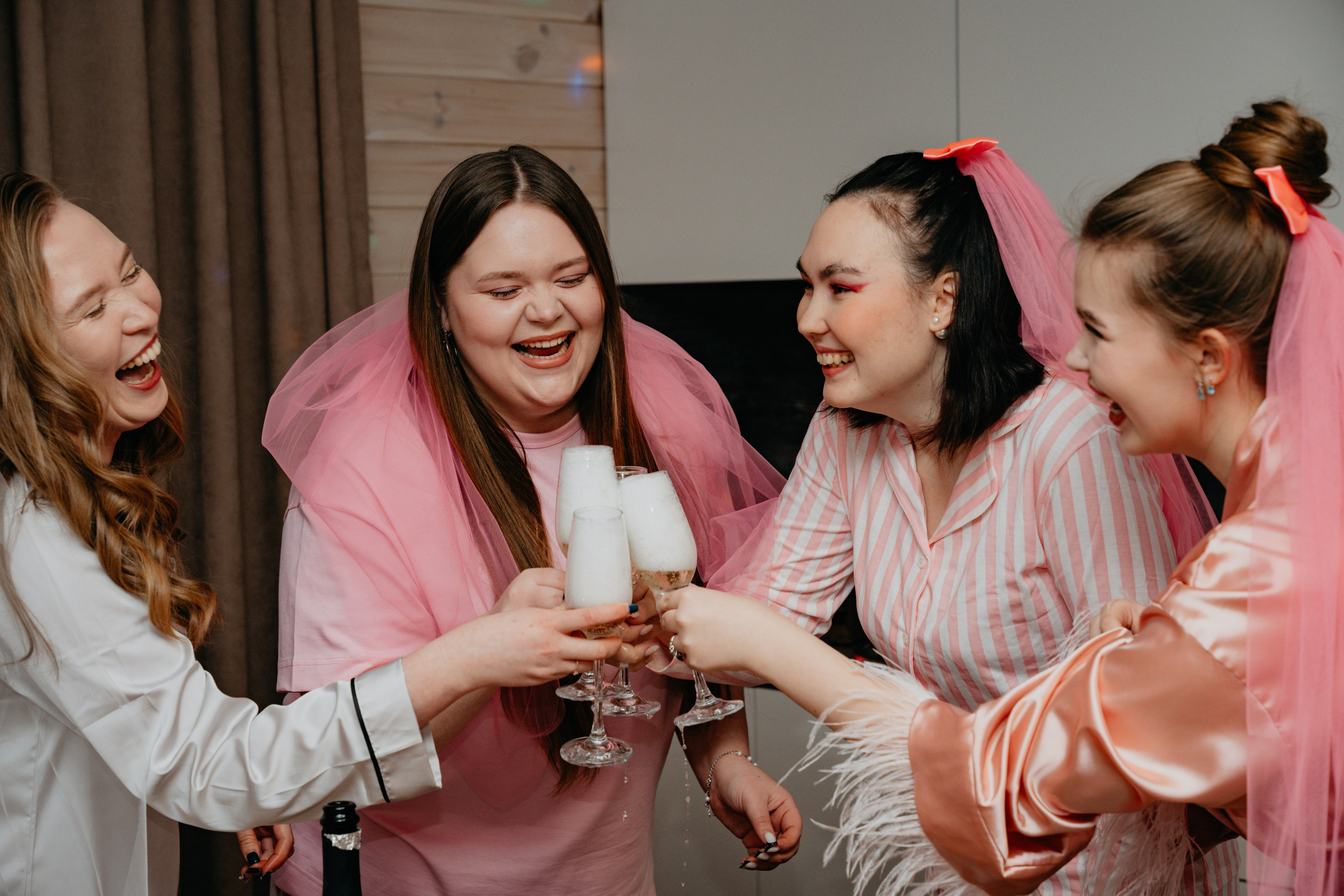 Девичник. Девчонки зажигалочки