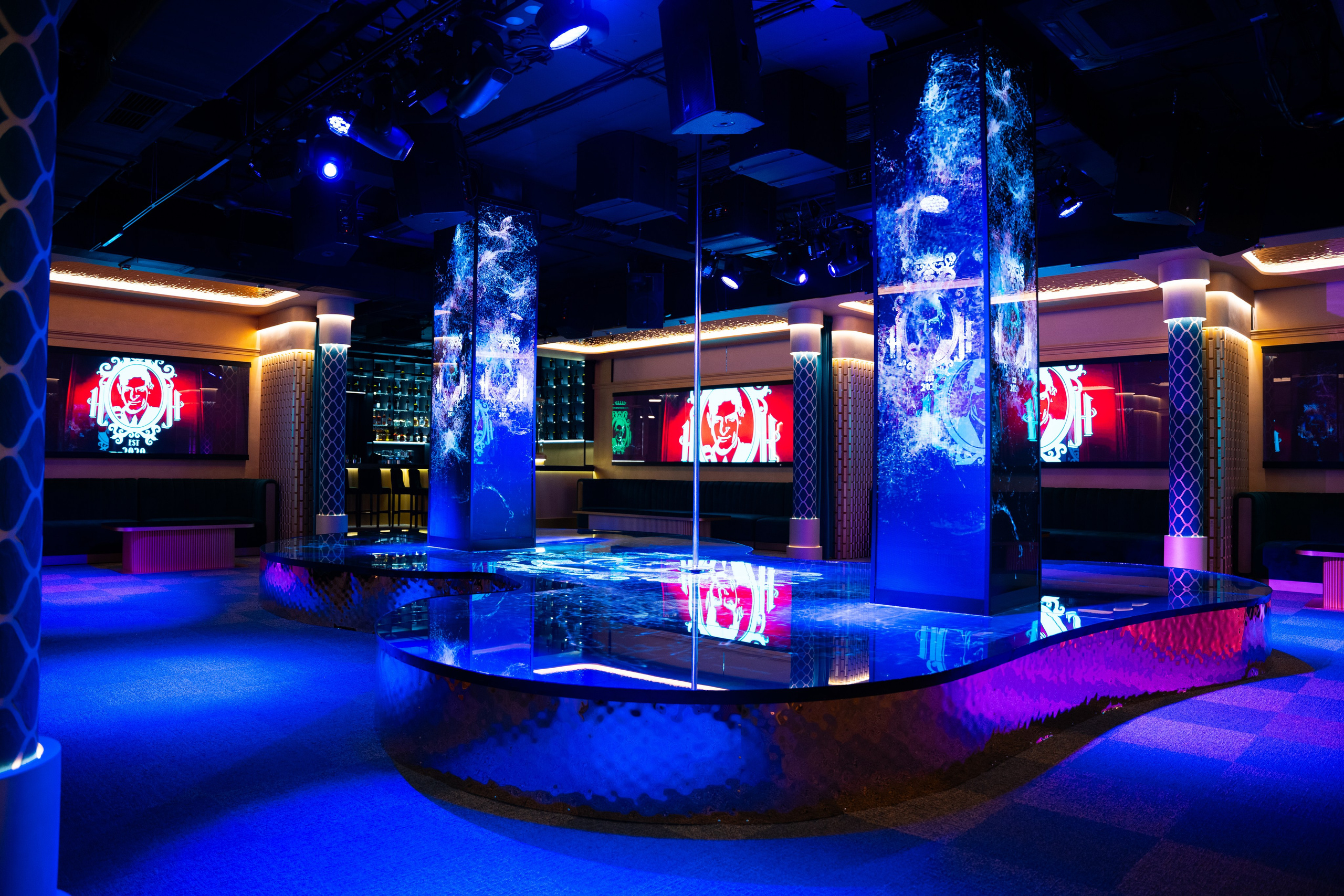 Фотосъемка интерьера стриптиз-клуба Hefner — элитный клуб Краснодара. Интерьерная фотосъемка клуба Hefner в Краснодаре — профессионально. Шедевры для Вас! Фотограф и Видеограф в Краснодаре Пахиев Руслан