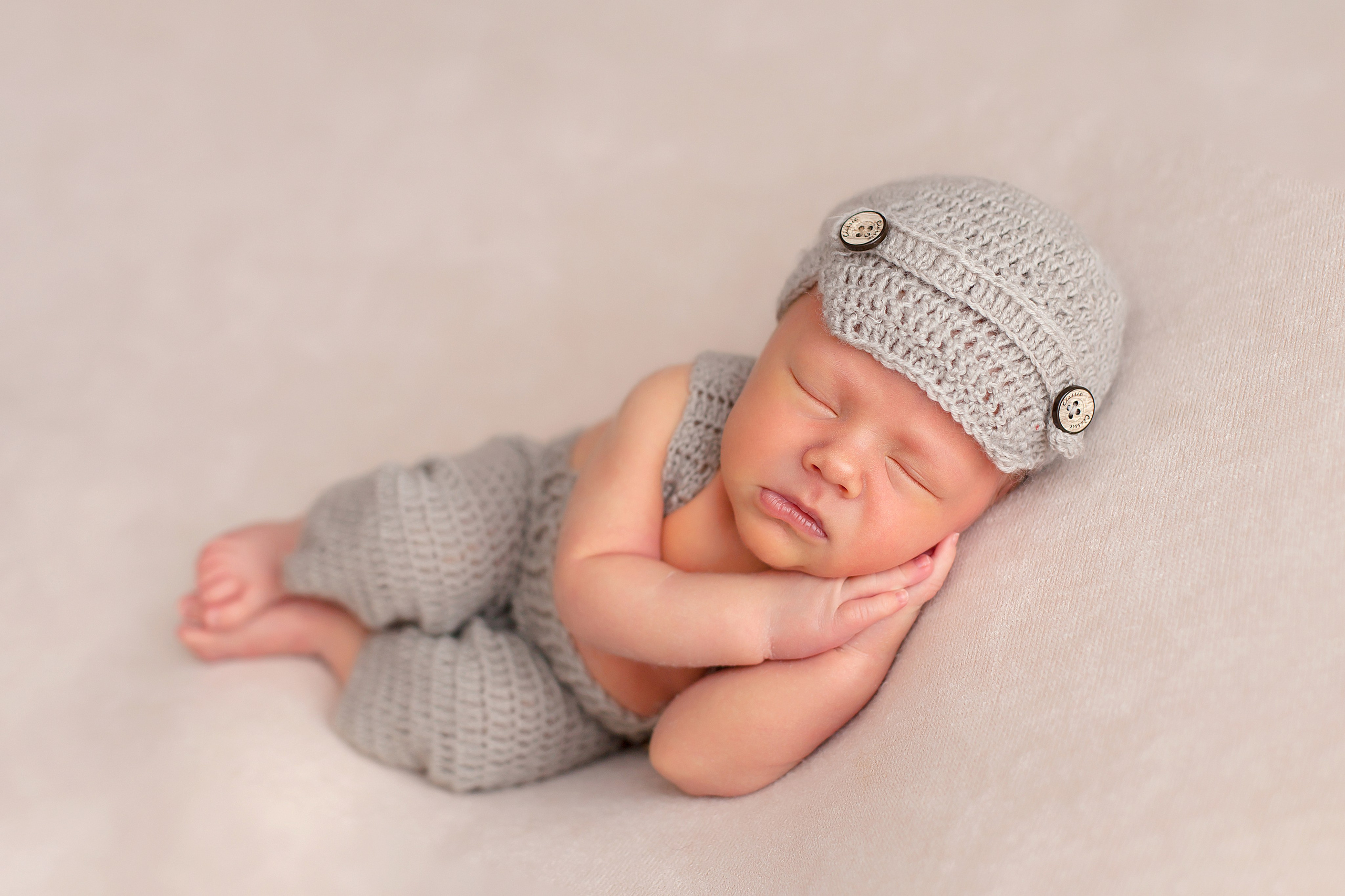 Новорожденные до 28 дней. Фотограф новорожденных в Тюмени