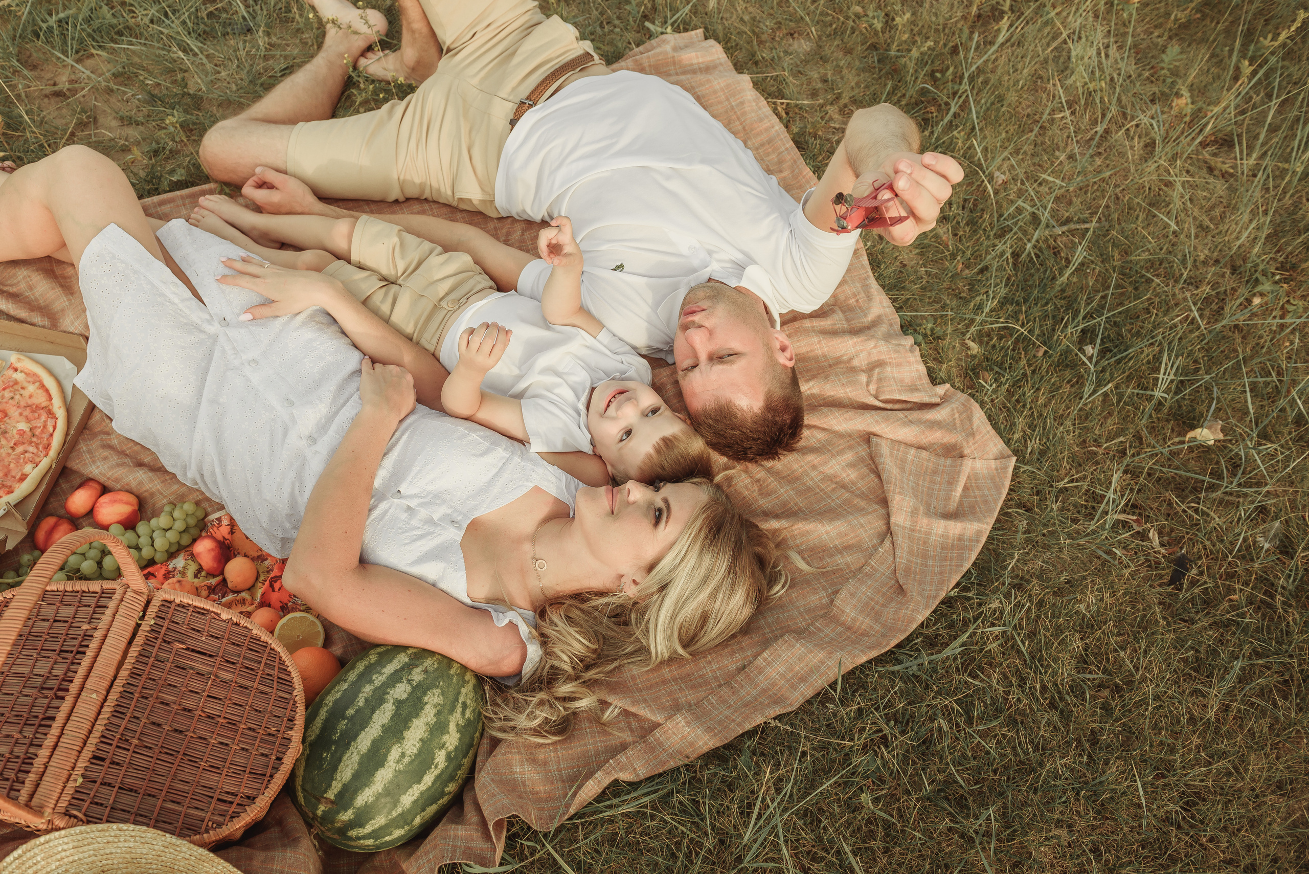 Семейная фотосессия на природе. Семейный фотограф в Братске Маклакова Татьяна